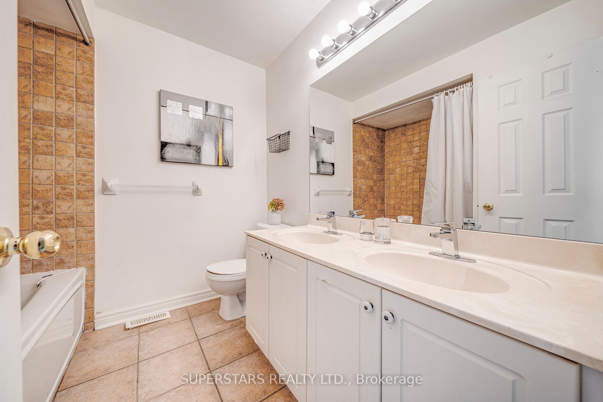 Photo 21 of 119 Pond Drive, Markham, Commerce Valley — HOMEH