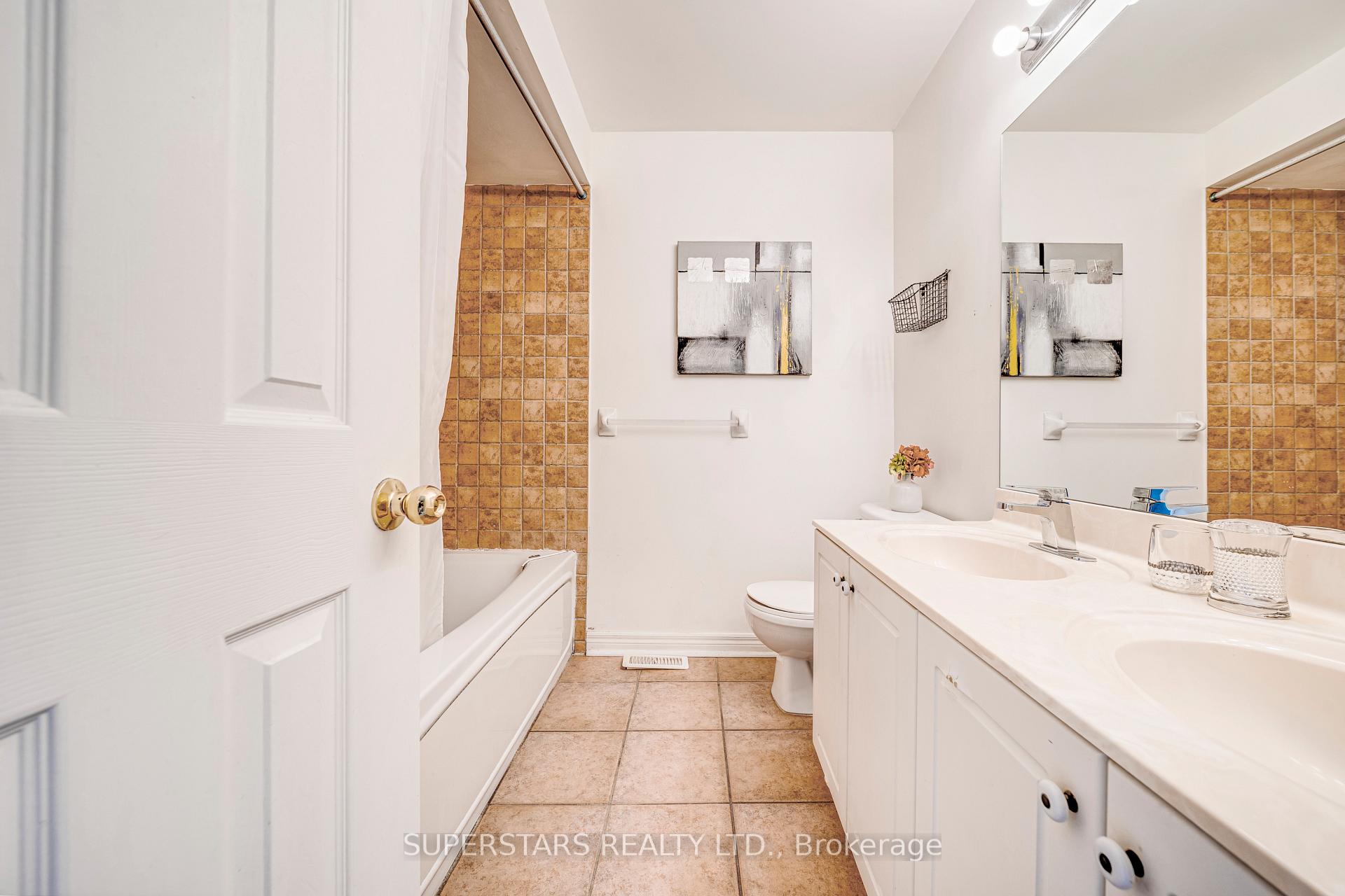 Photo 22 of 119 Pond Drive, Markham, Commerce Valley — HOMEH