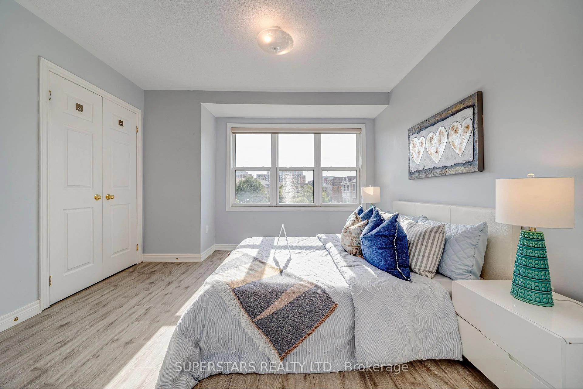 Photo 17 of 119 Pond Drive, Markham, Commerce Valley — HOMEH