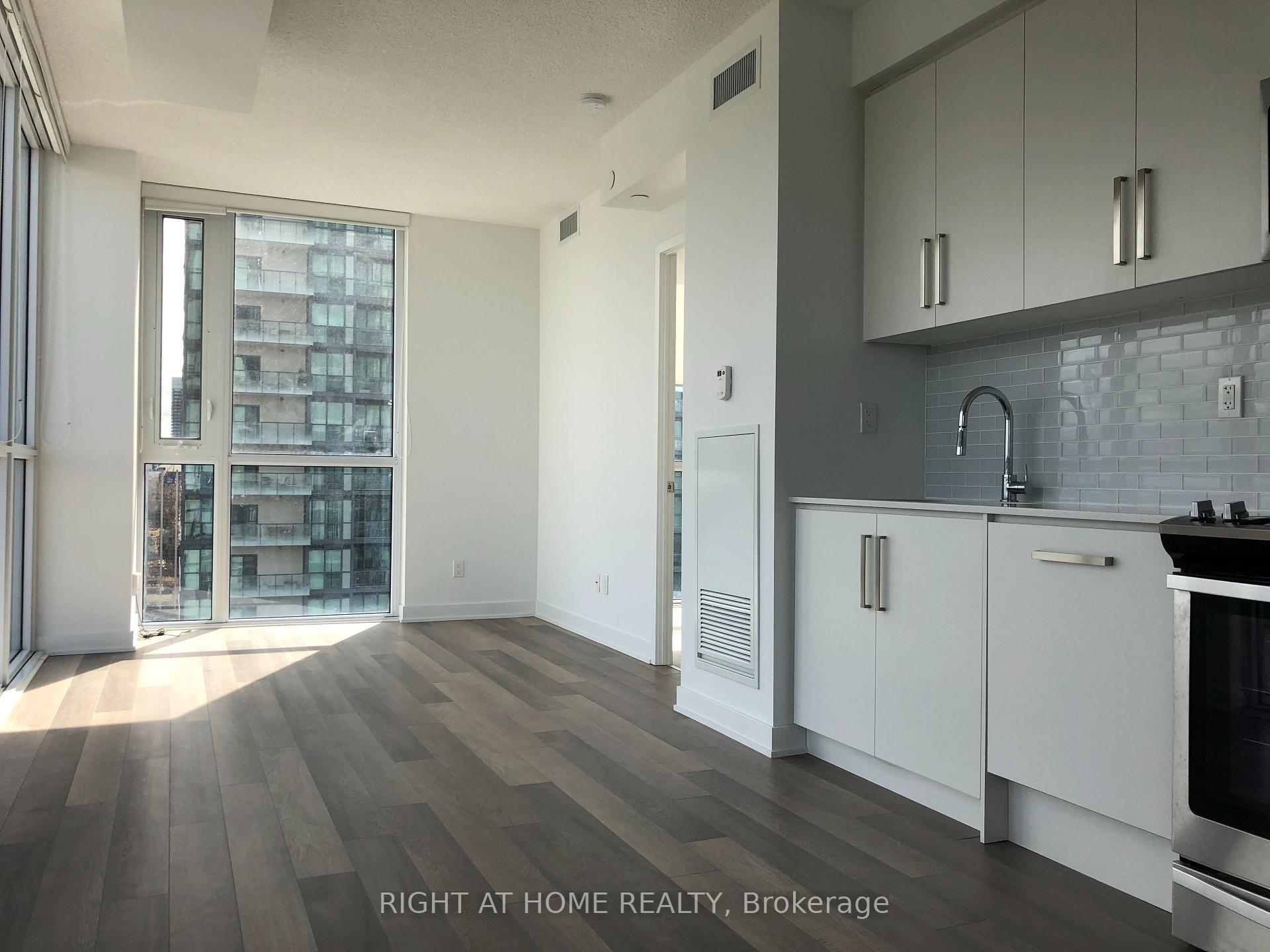 Photo 7 of Unit 2207, 5180 Yonge Street, North York, Willowdale West — HOMEH
