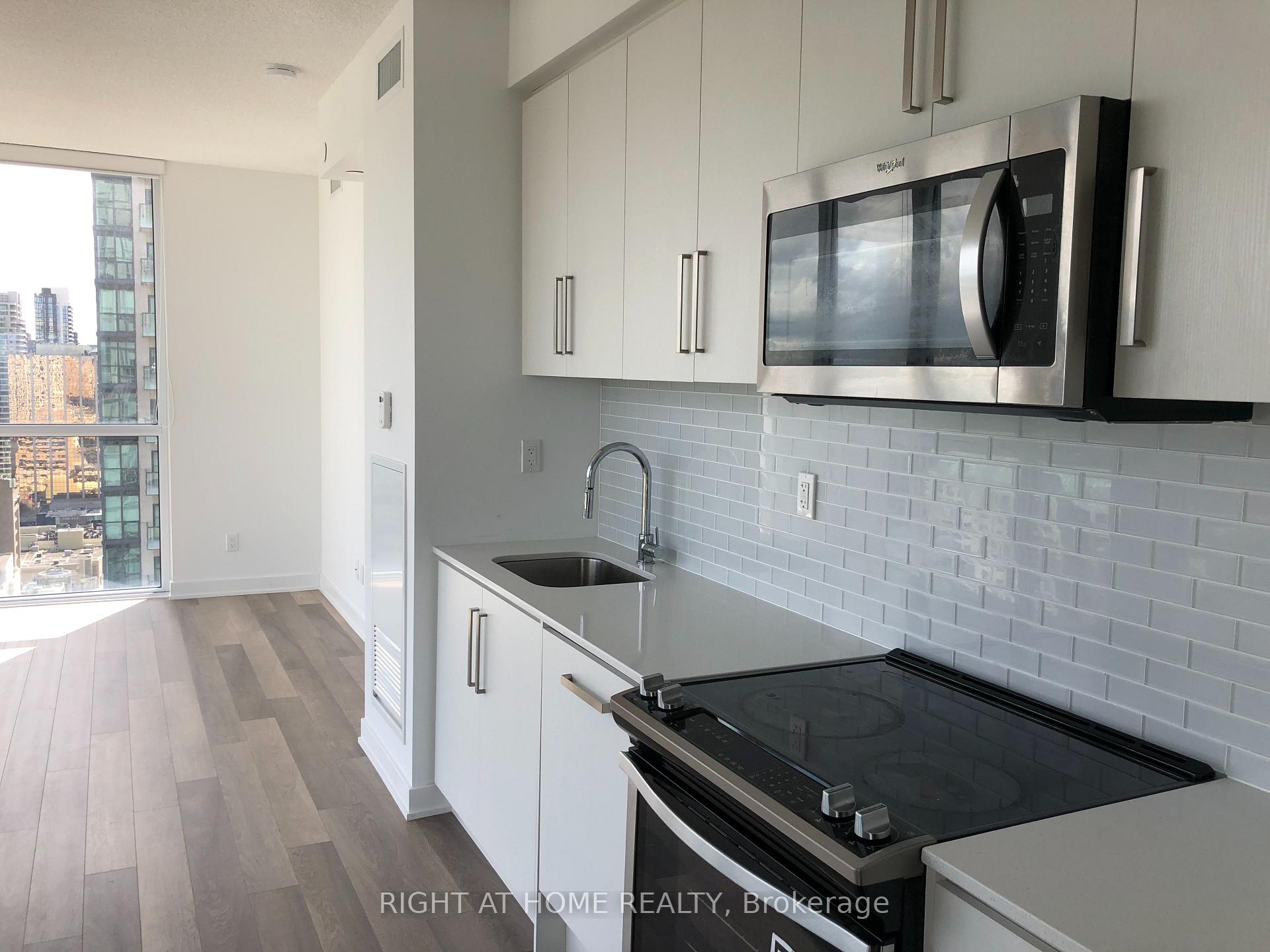 Photo 8 of Unit 2207, 5180 Yonge Street, North York, Willowdale West — HOMEH