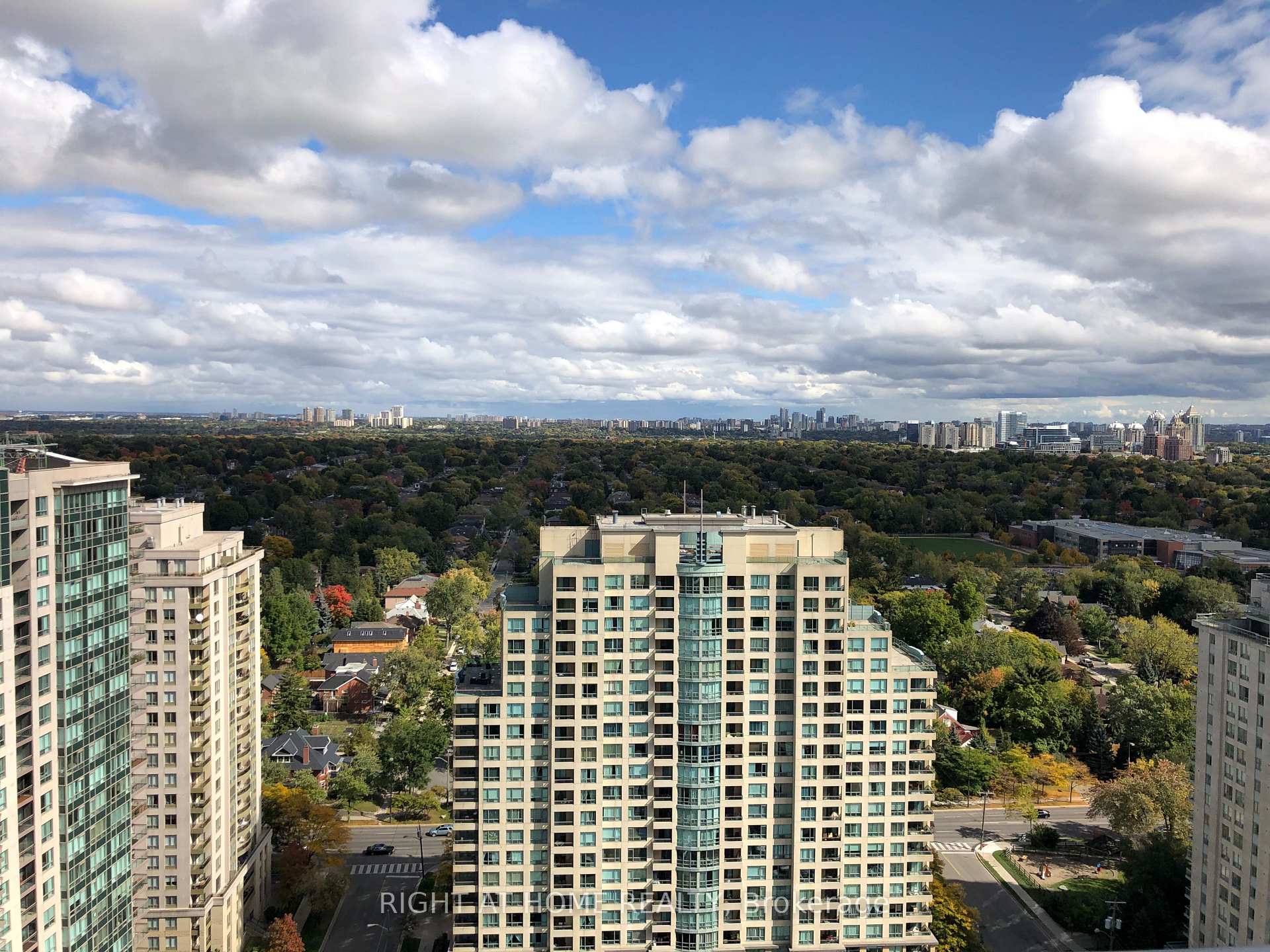 Photo 17 of Unit 2207, 5180 Yonge Street, North York, Willowdale West — HOMEH