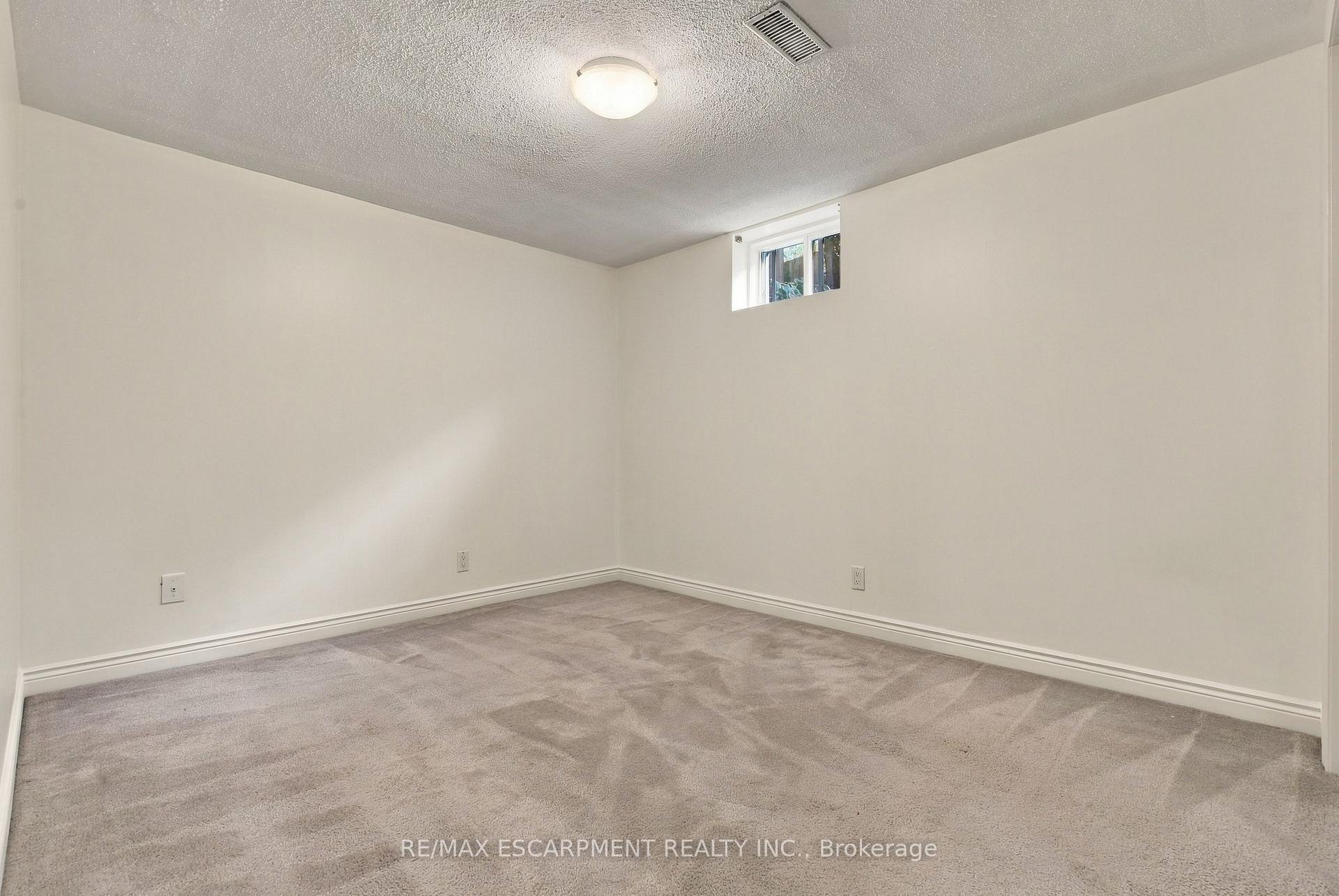 Photo 39 of 55 Darby Road, Guelph, Willow West/Sugarbush/West Acres — HOMEH