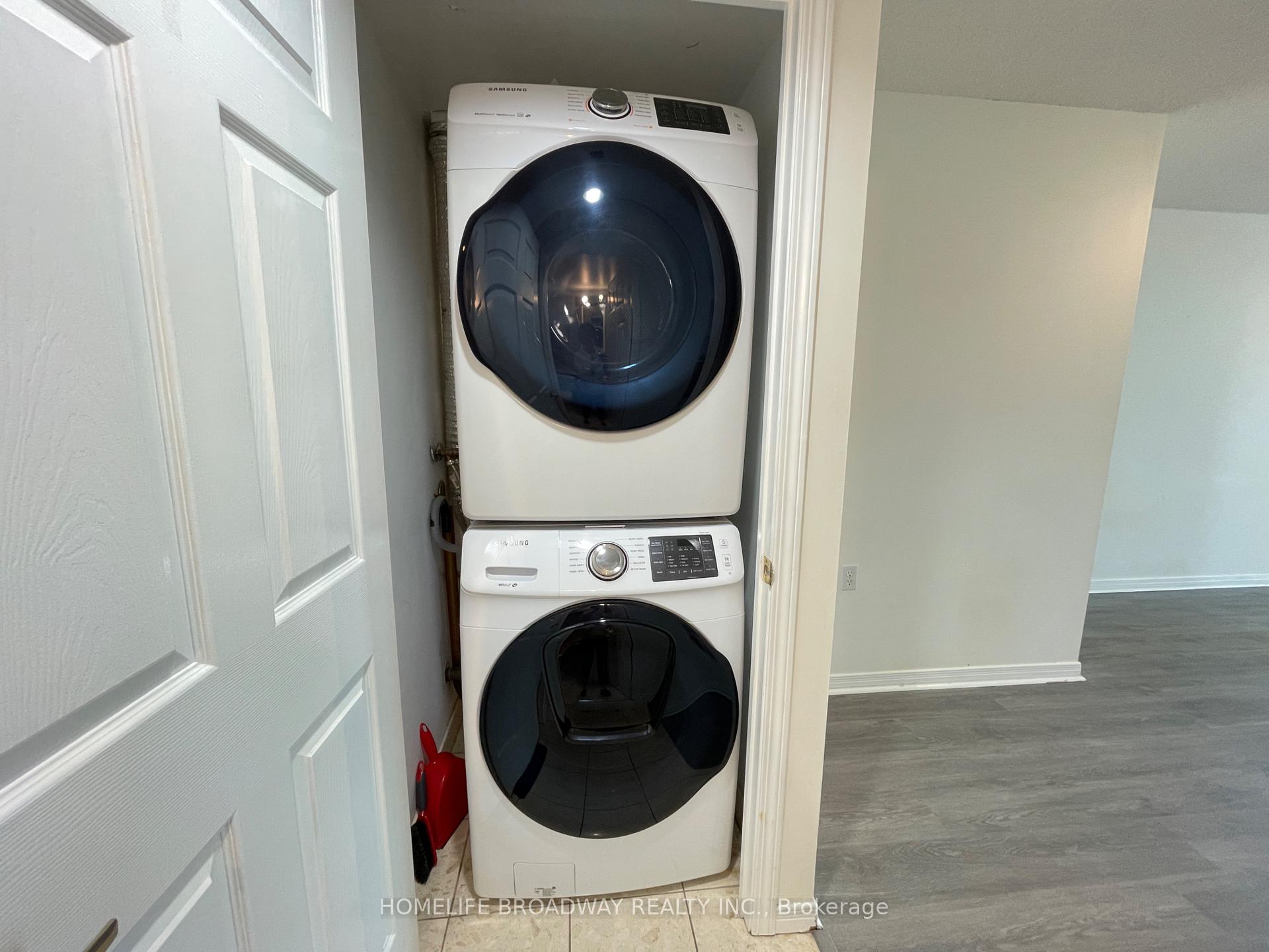 Photo 6 of Unit 708, 26 Olive Avenue, North York, Willowdale East — HOMEH