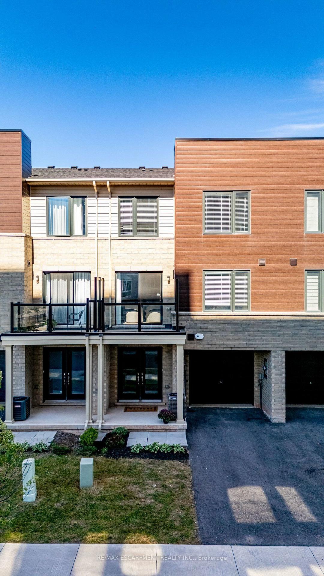 Photo 3 of 7 Roxanne Drive, Hamilton, McQuesten — HOMEH