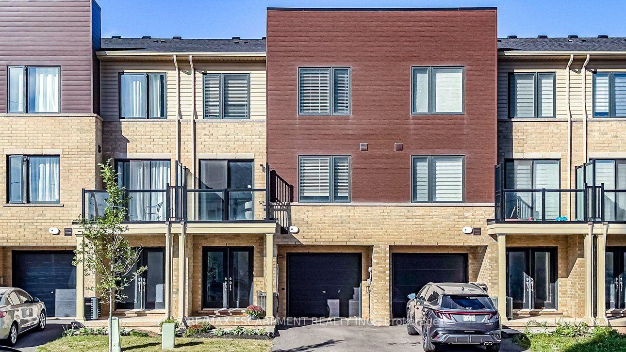 Photo 2 of 7 Roxanne Drive, Hamilton, McQuesten — HOMEH
