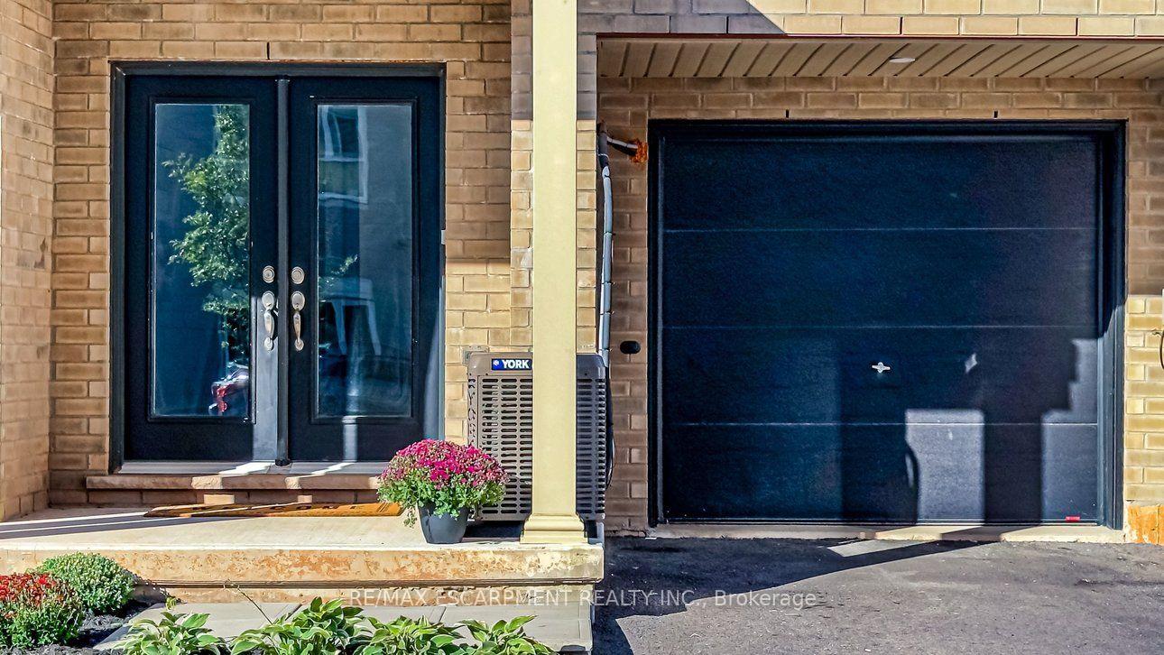 Photo 6 of 7 Roxanne Drive, Hamilton, McQuesten — HOMEH