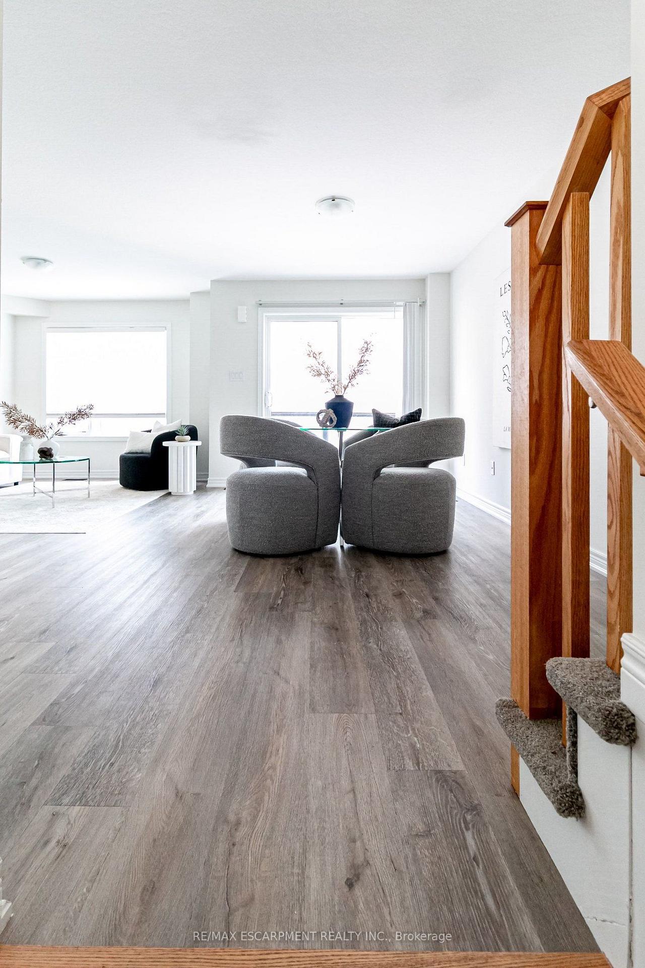 Photo 14 of 7 Roxanne Drive, Hamilton, McQuesten — HOMEH