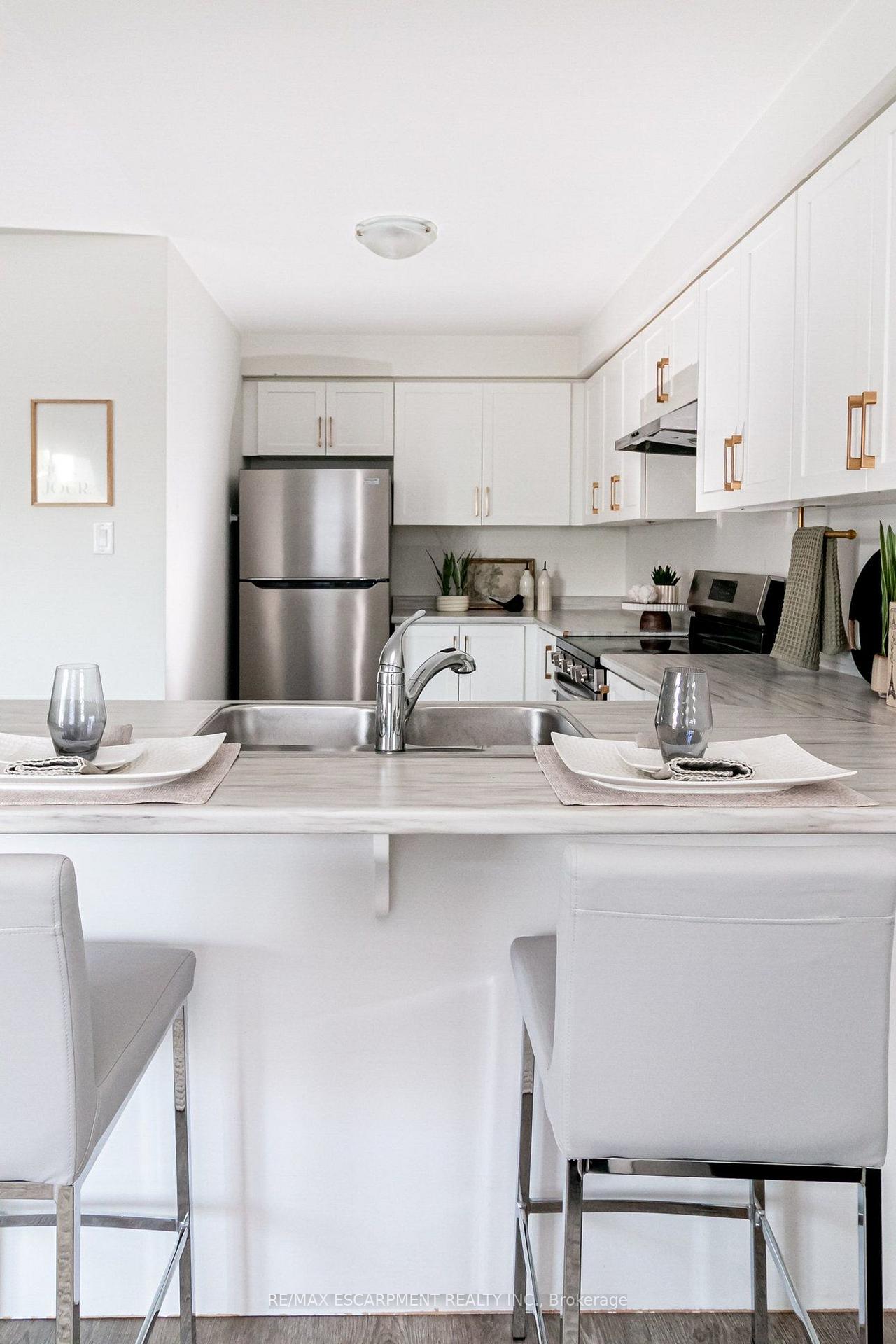 Photo 24 of 7 Roxanne Drive, Hamilton, McQuesten — HOMEH