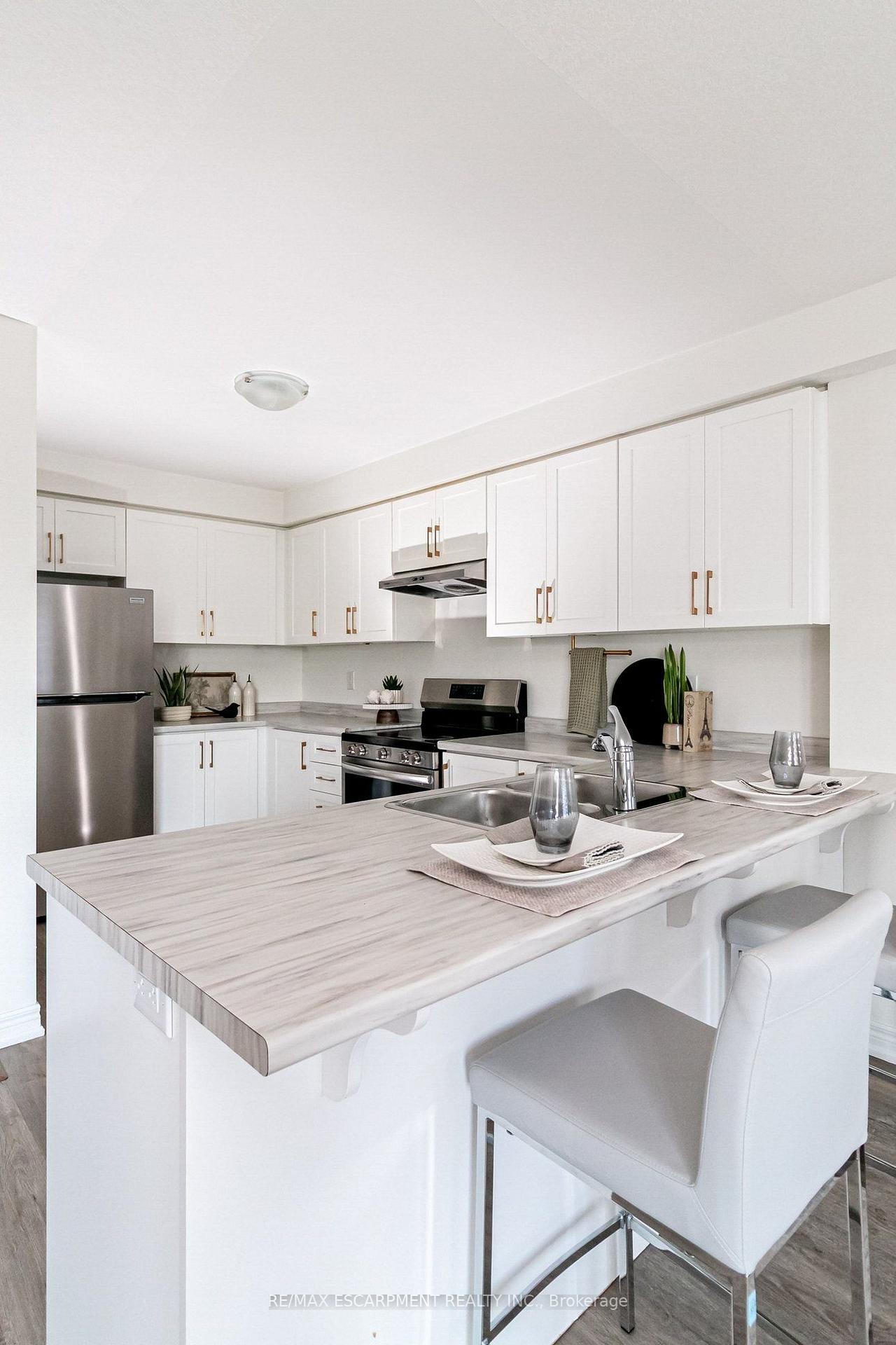 Photo 25 of 7 Roxanne Drive, Hamilton, McQuesten — HOMEH