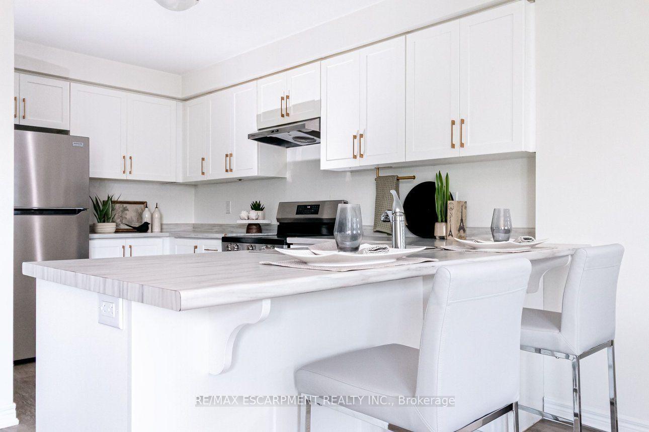 Photo 26 of 7 Roxanne Drive, Hamilton, McQuesten — HOMEH