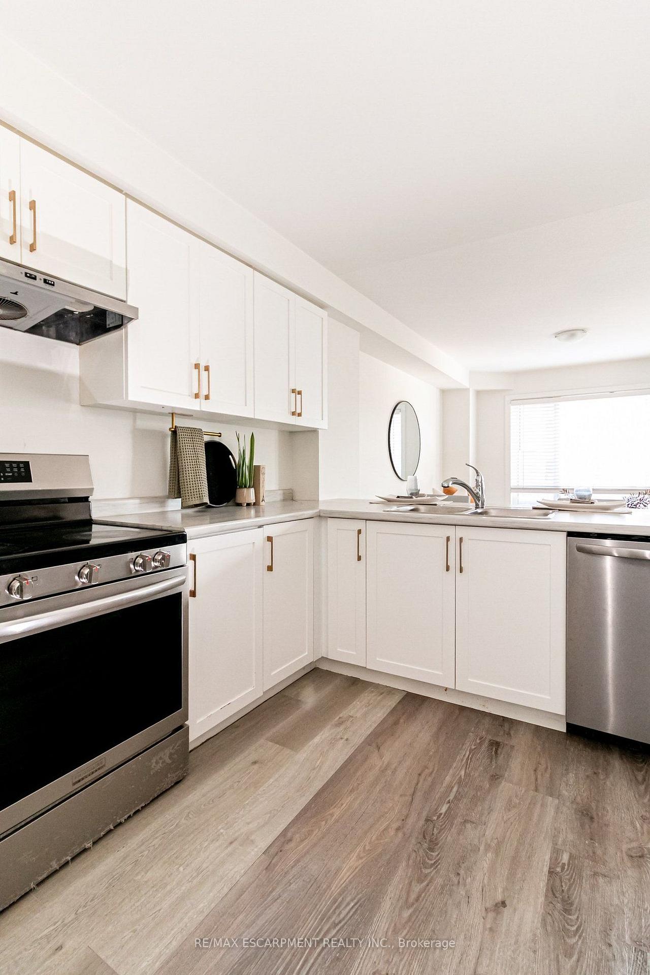 Photo 29 of 7 Roxanne Drive, Hamilton, McQuesten — HOMEH
