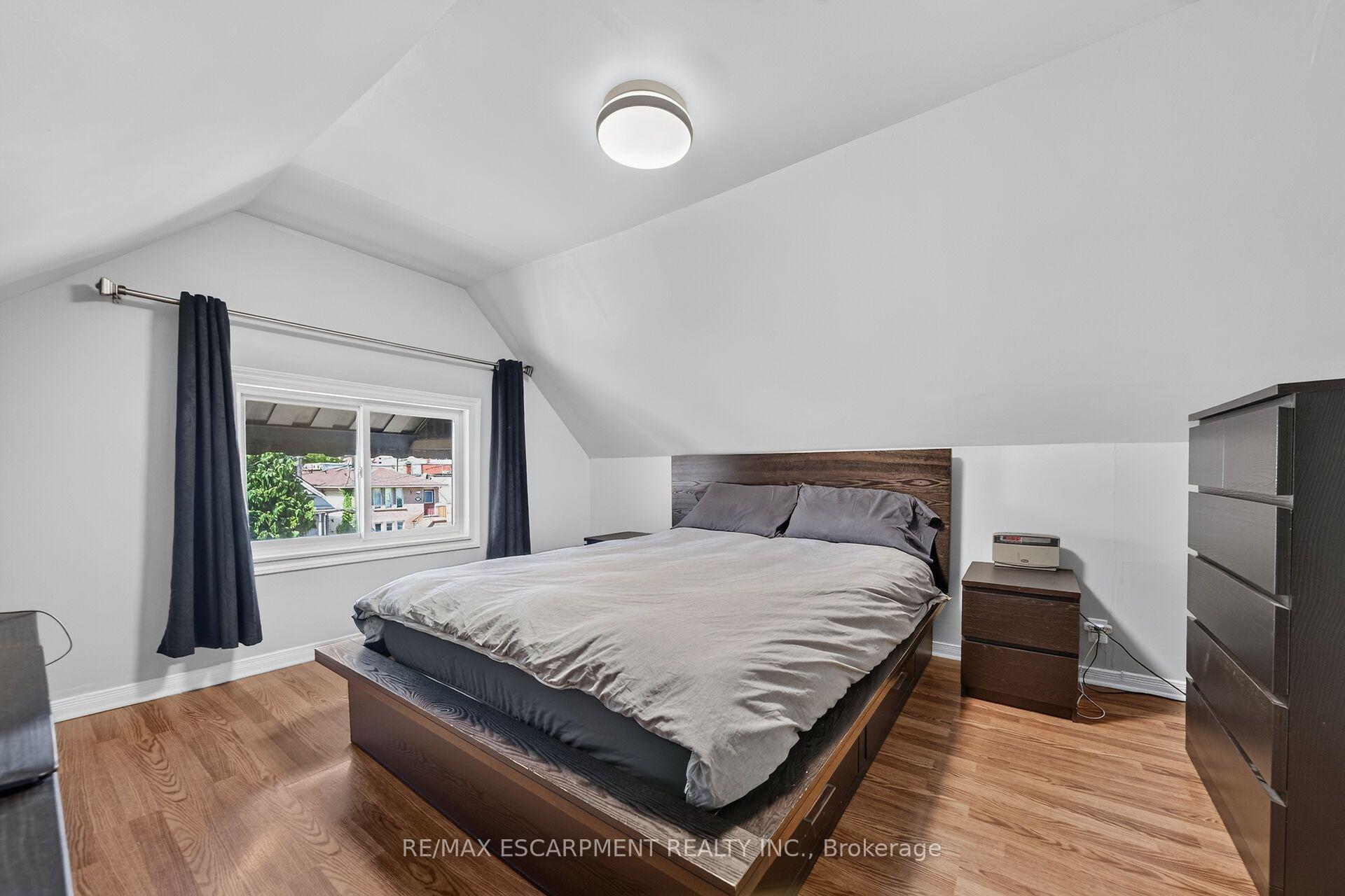 Photo 23 of 7 East 24th Street, Hamilton, Eastmount — HOMEH