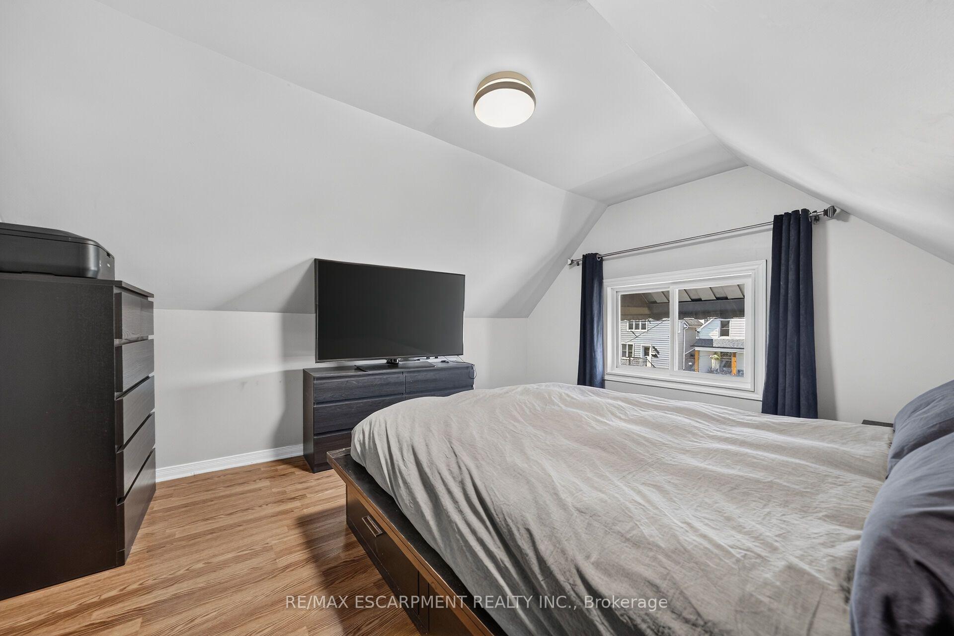 Photo 24 of 7 East 24th Street, Hamilton, Eastmount — HOMEH