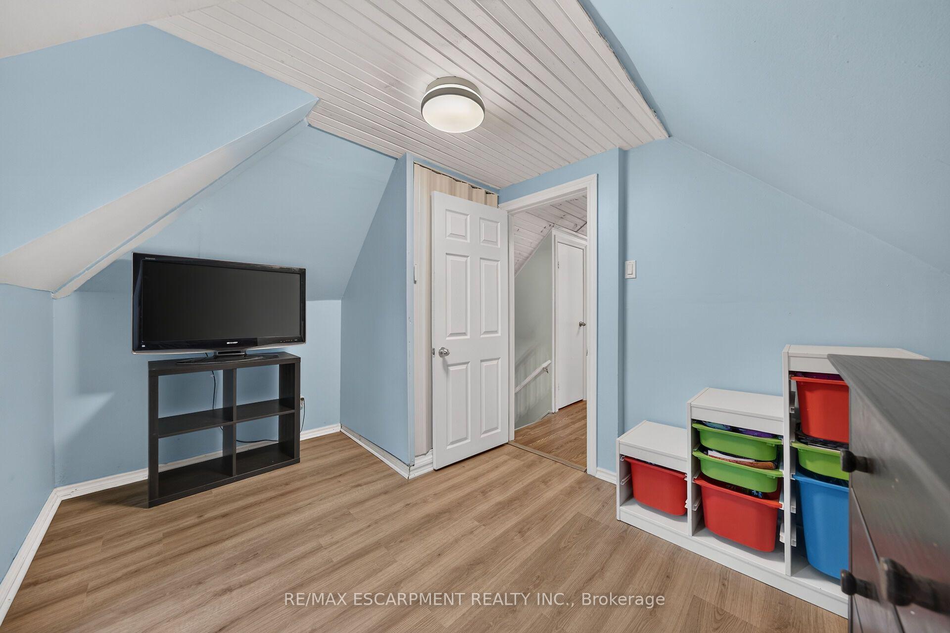 Photo 26 of 7 East 24th Street, Hamilton, Eastmount — HOMEH
