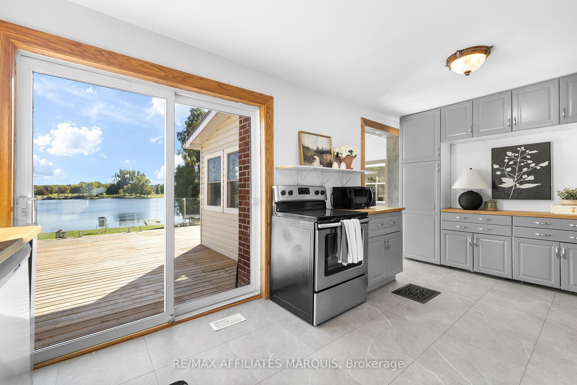 Photo 9 of 120 Queen Street, Smiths Falls, Smiths Falls — HOMEH