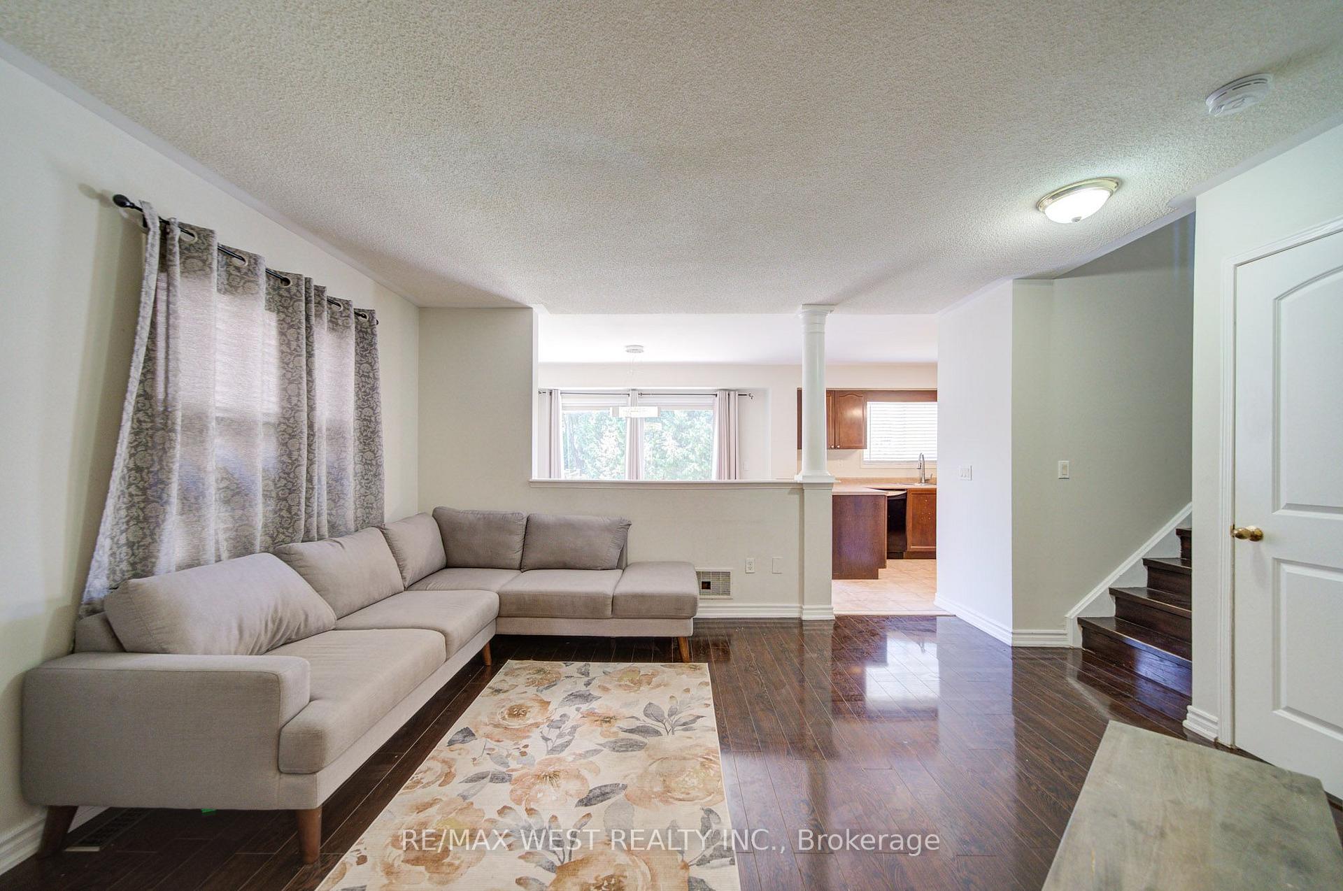 Photo 10 of 143 Allworth Crescent, Clarington, Bowmanville — HOMEH