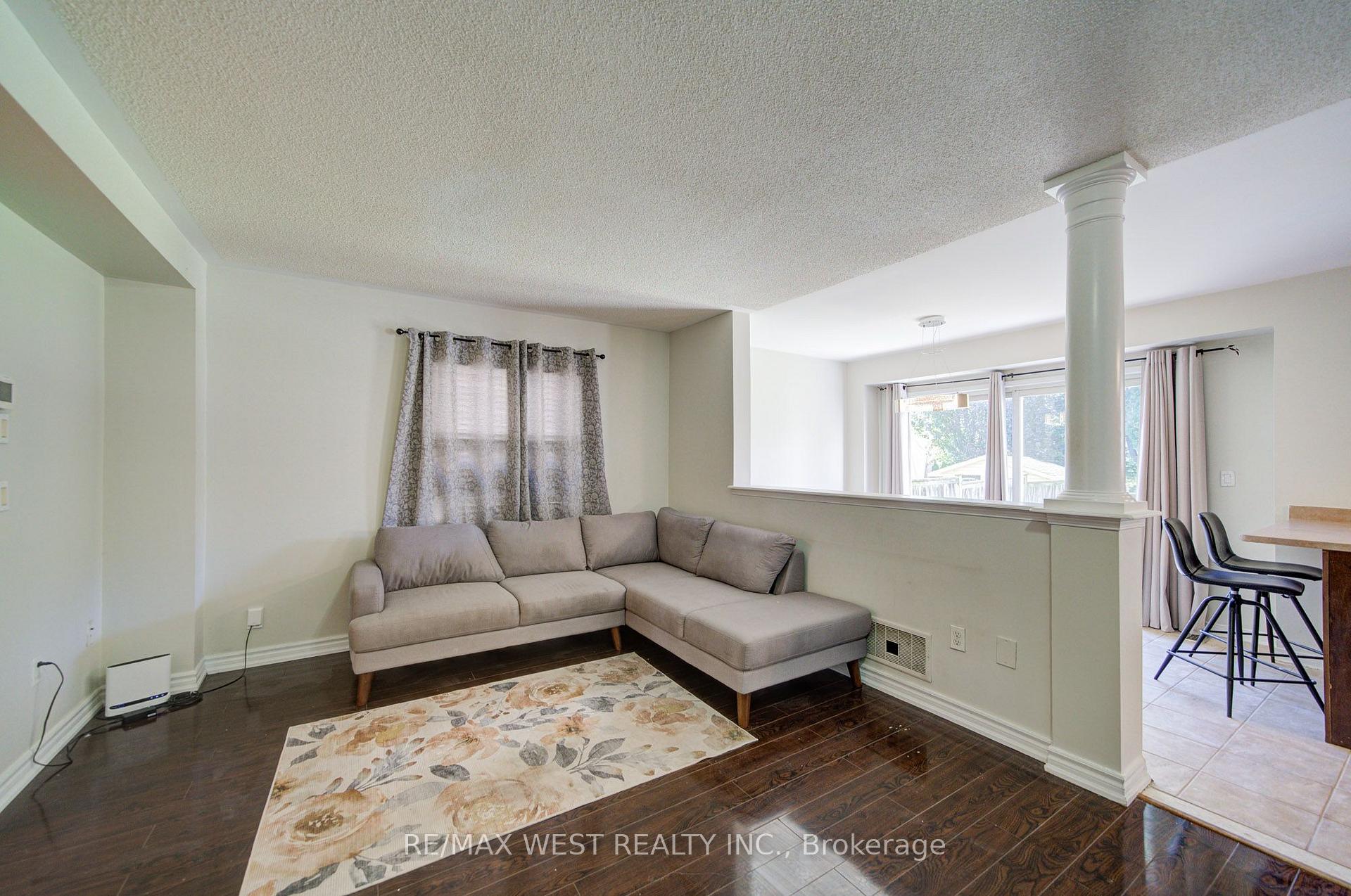 Photo 11 of 143 Allworth Crescent, Clarington, Bowmanville — HOMEH