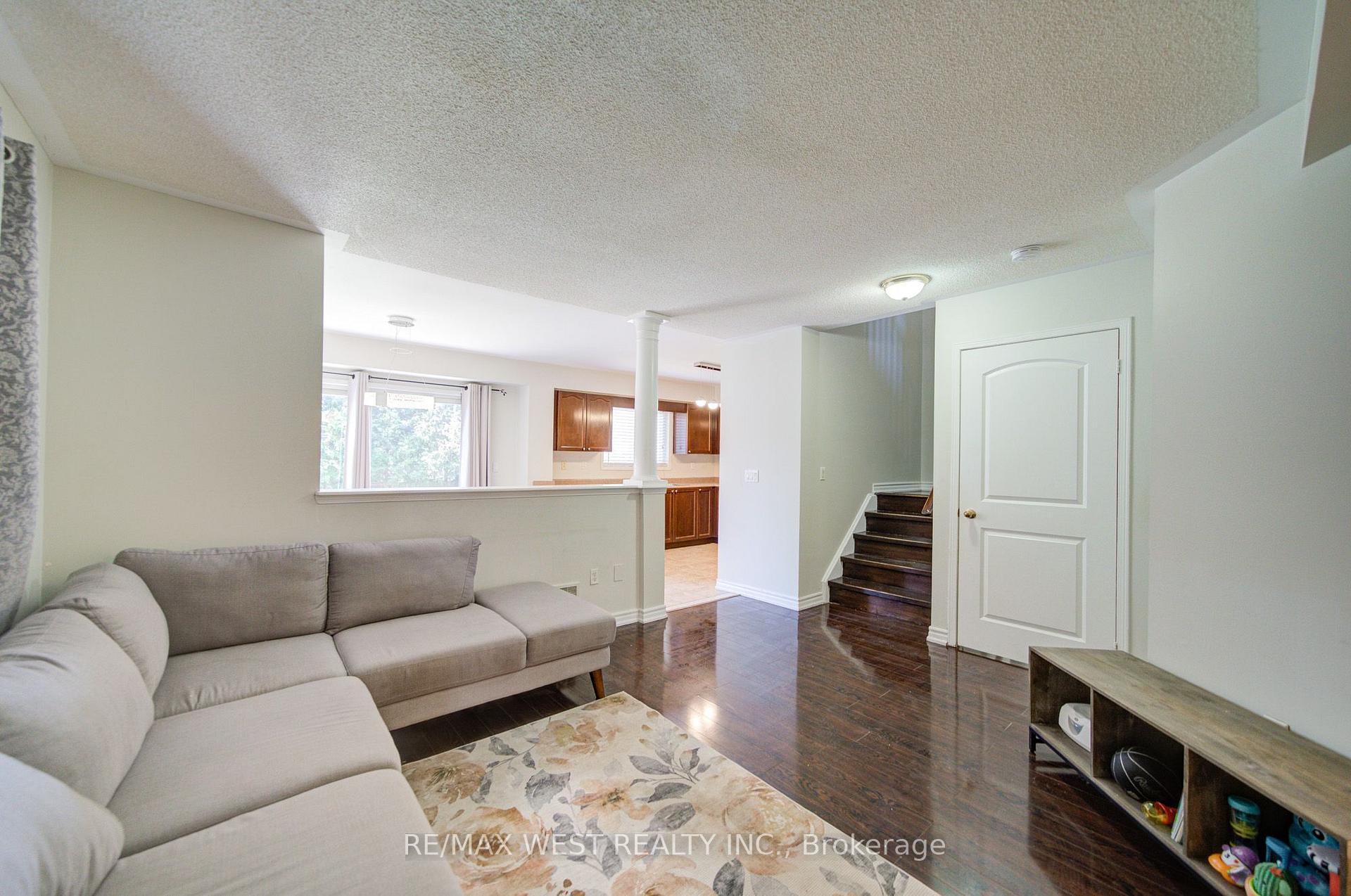 Photo 12 of 143 Allworth Crescent, Clarington, Bowmanville — HOMEH