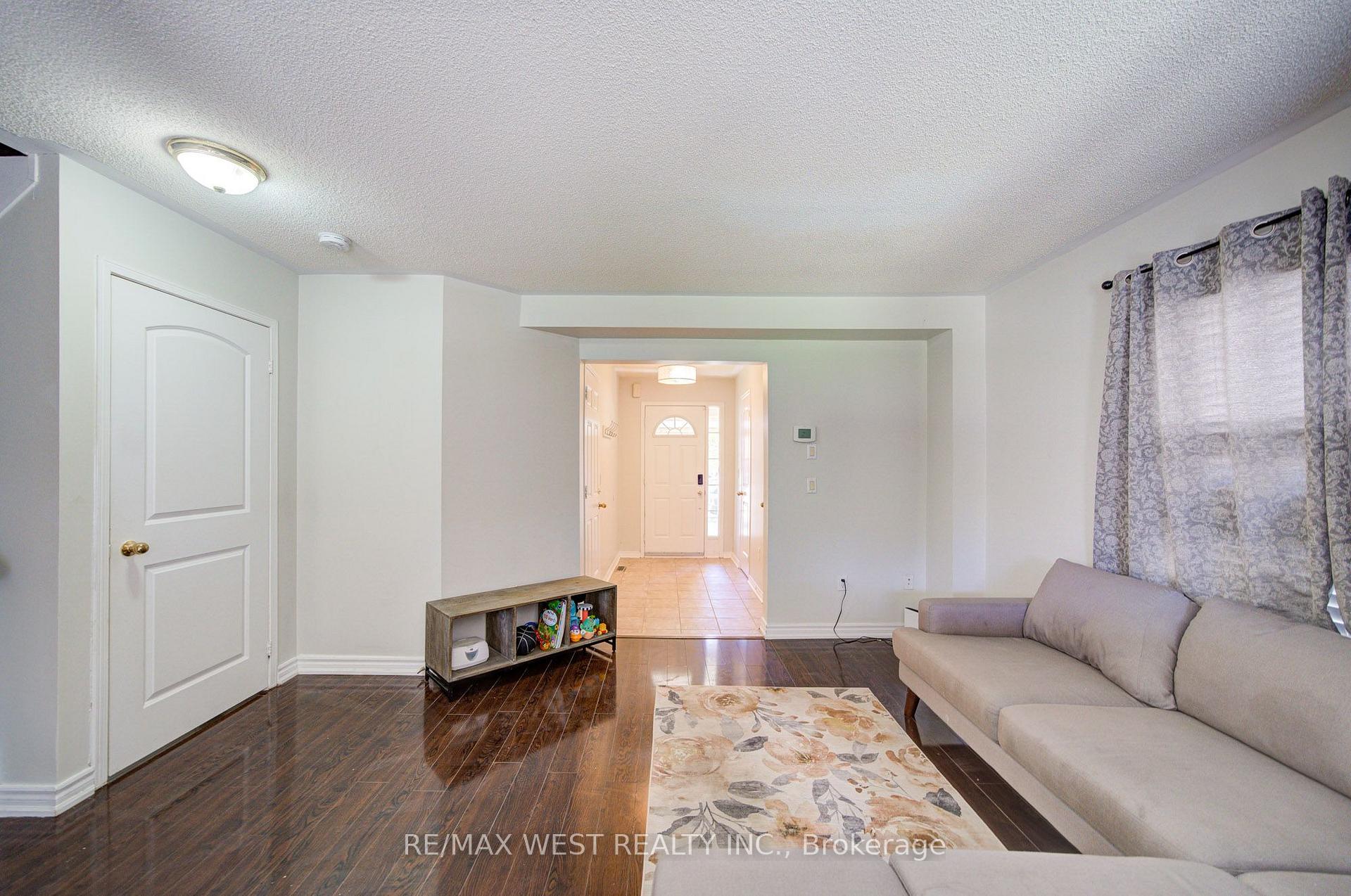 Photo 14 of 143 Allworth Crescent, Clarington, Bowmanville — HOMEH