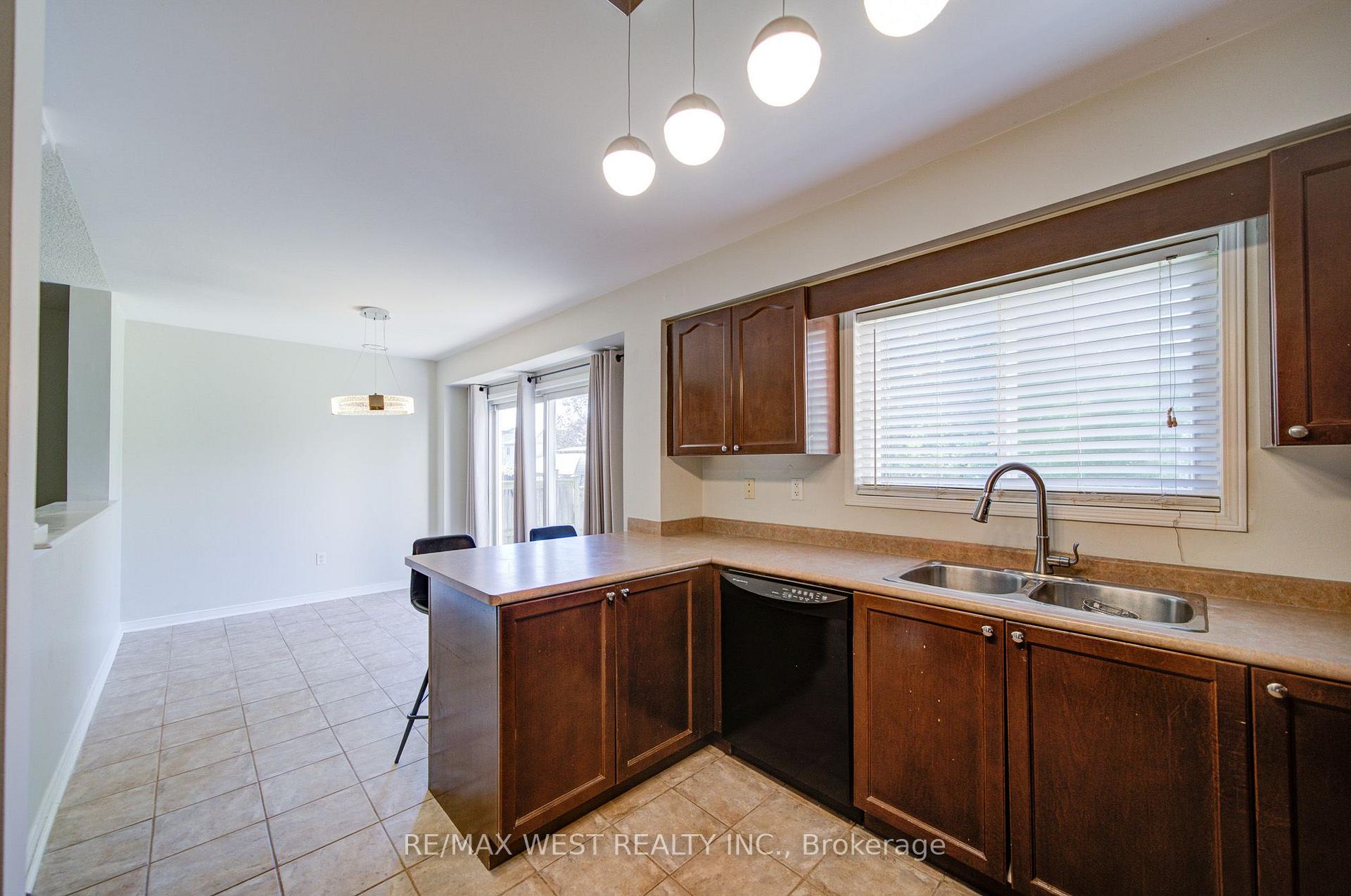 Photo 19 of 143 Allworth Crescent, Clarington, Bowmanville — HOMEH