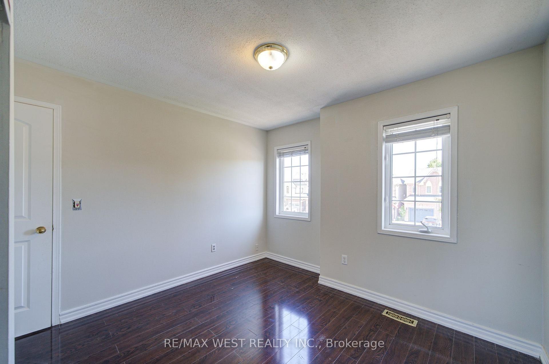 Photo 31 of 143 Allworth Crescent, Clarington, Bowmanville — HOMEH