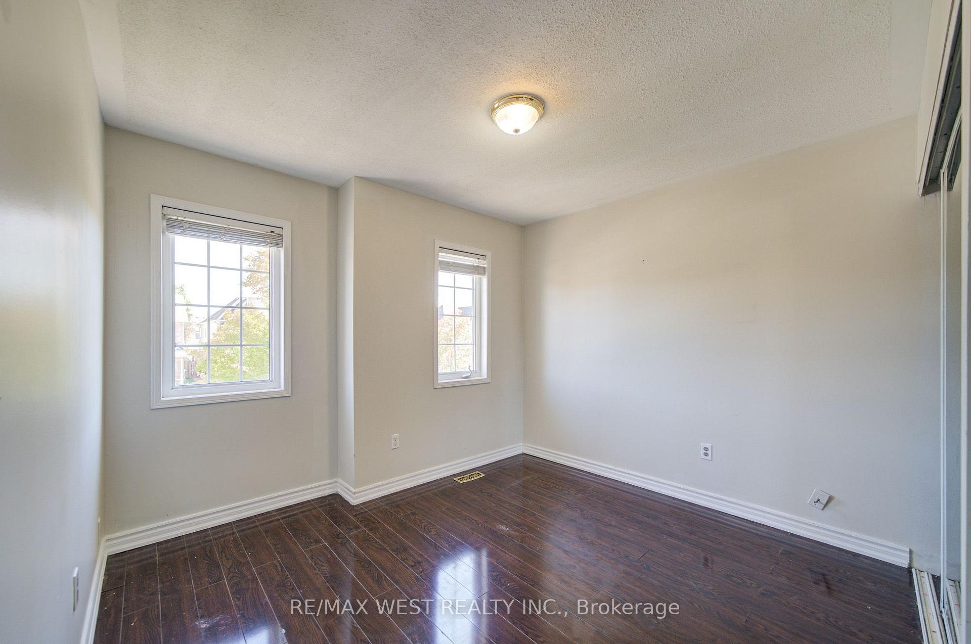 Photo 32 of 143 Allworth Crescent, Clarington, Bowmanville — HOMEH