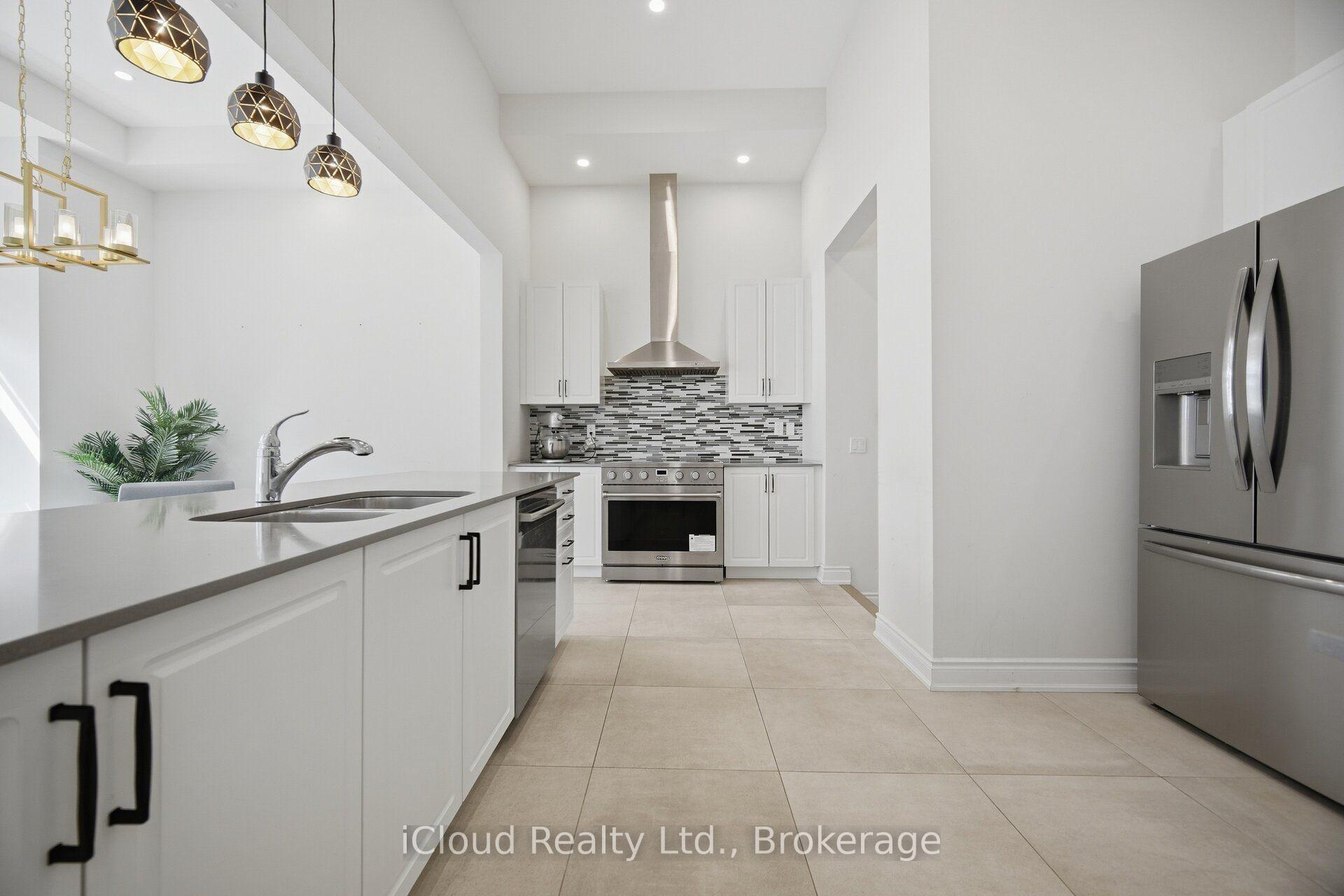 Photo 9 of 1400 Yellow Rose Circle, Oakville, Glen Abbey — HOMEH
