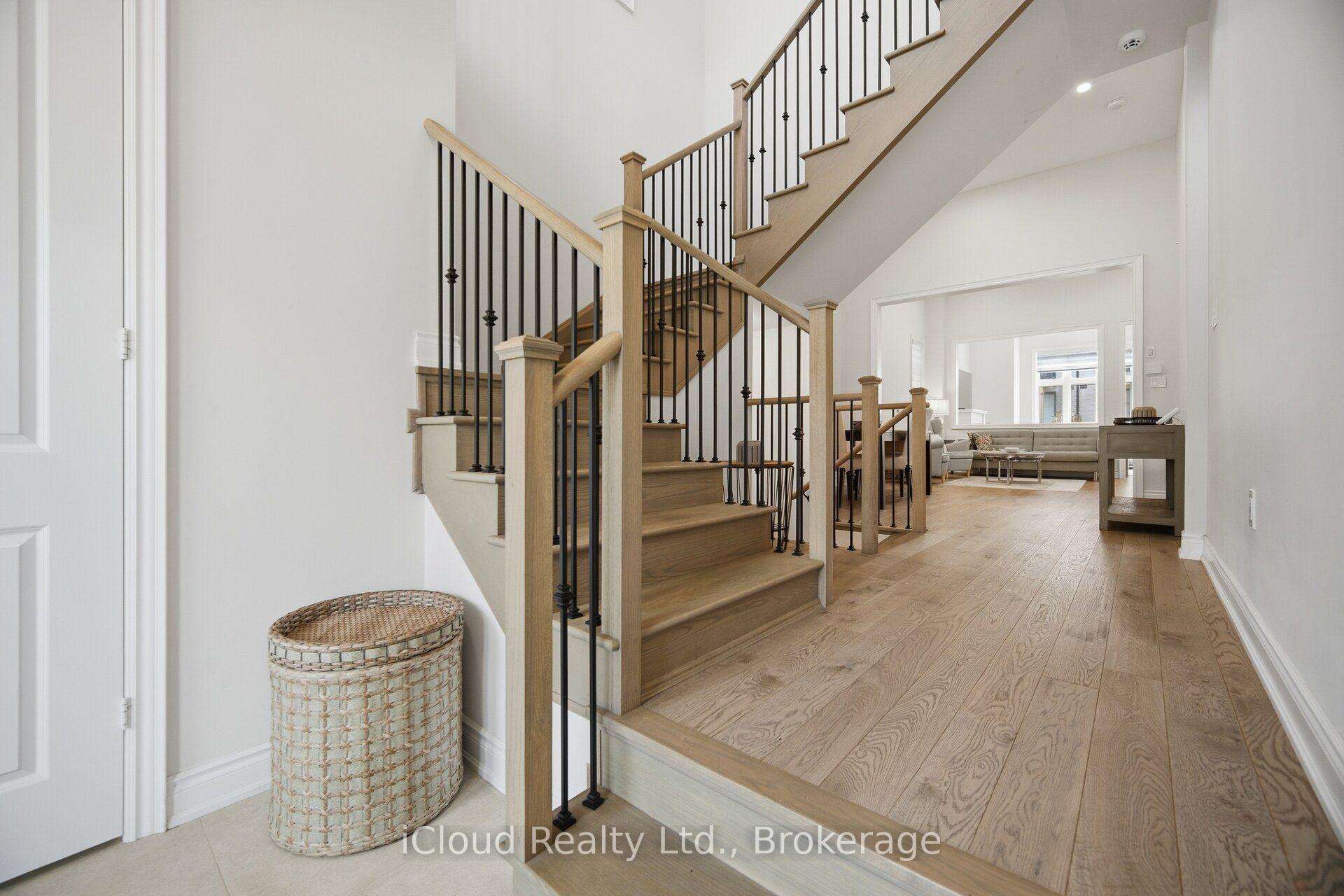 Photo 19 of 1400 Yellow Rose Circle, Oakville, Glen Abbey — HOMEH