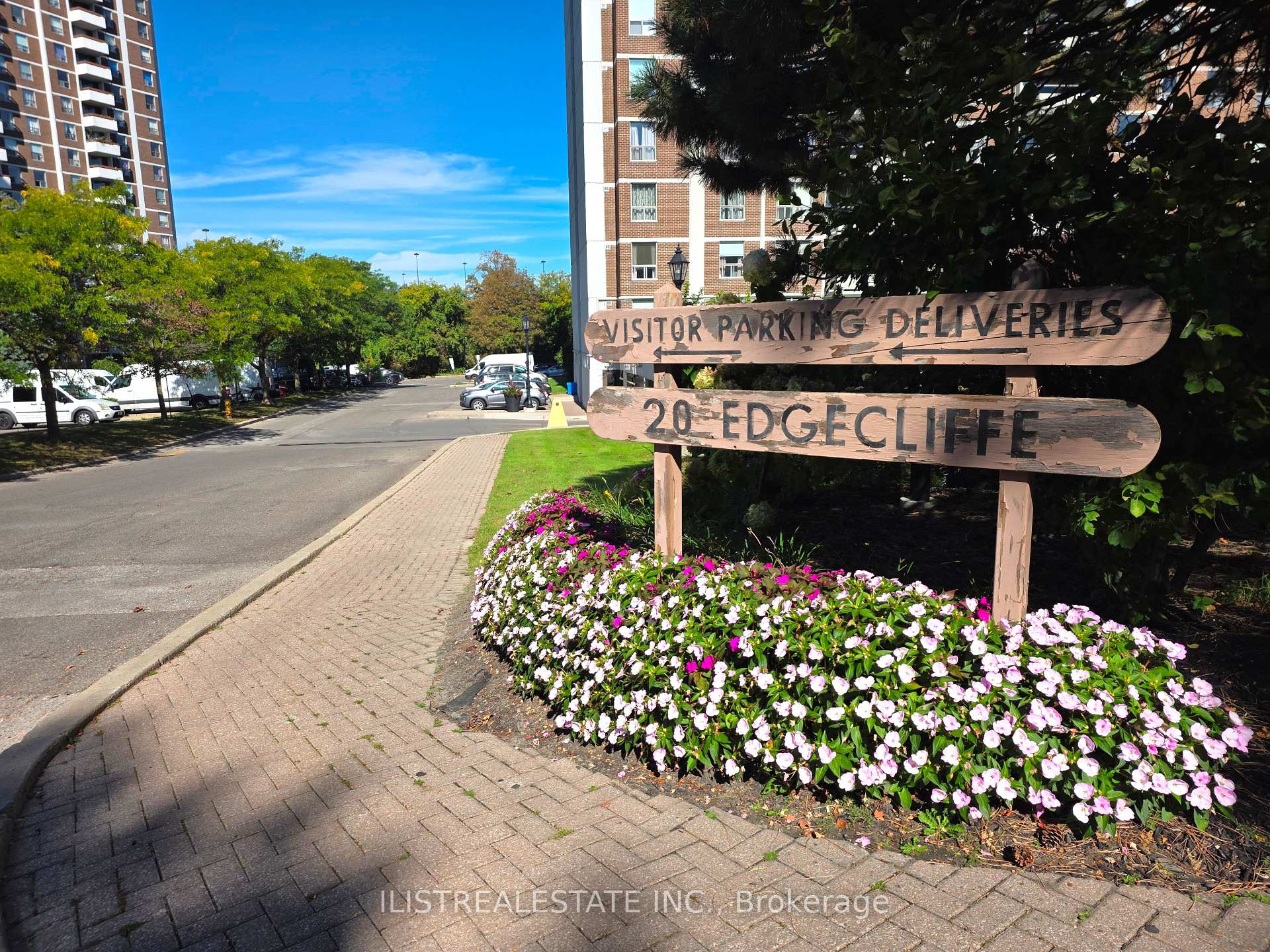Photo 2 of Unit 1808, 20 Edgecliffe Golfway, Toronto, Flemingdon Park — HOMEH