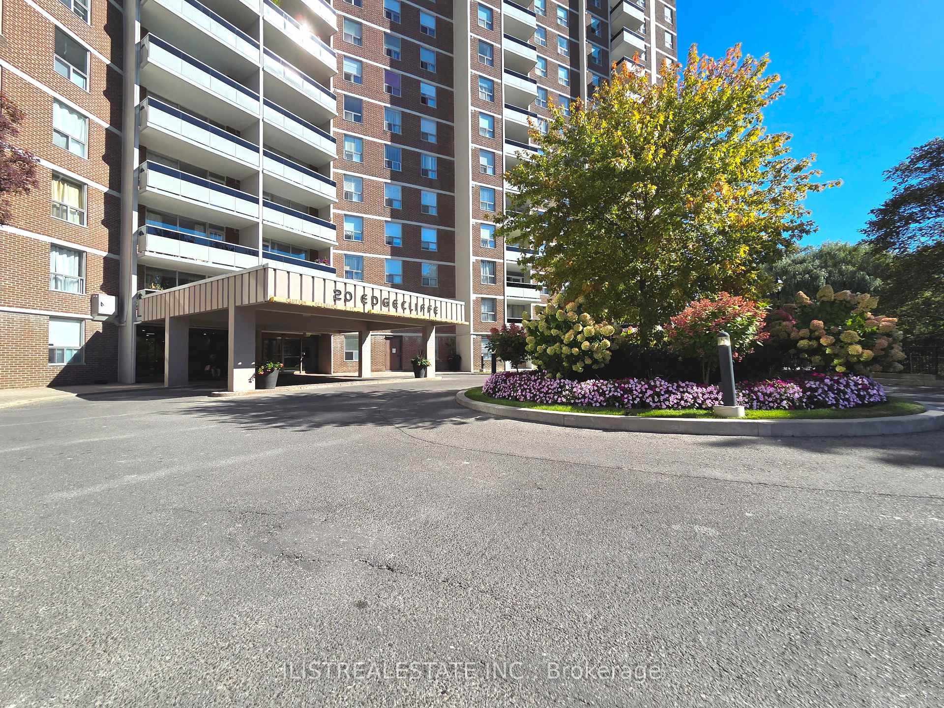 Photo 5 of Unit 1808, 20 Edgecliffe Golfway, Toronto, Flemingdon Park — HOMEH