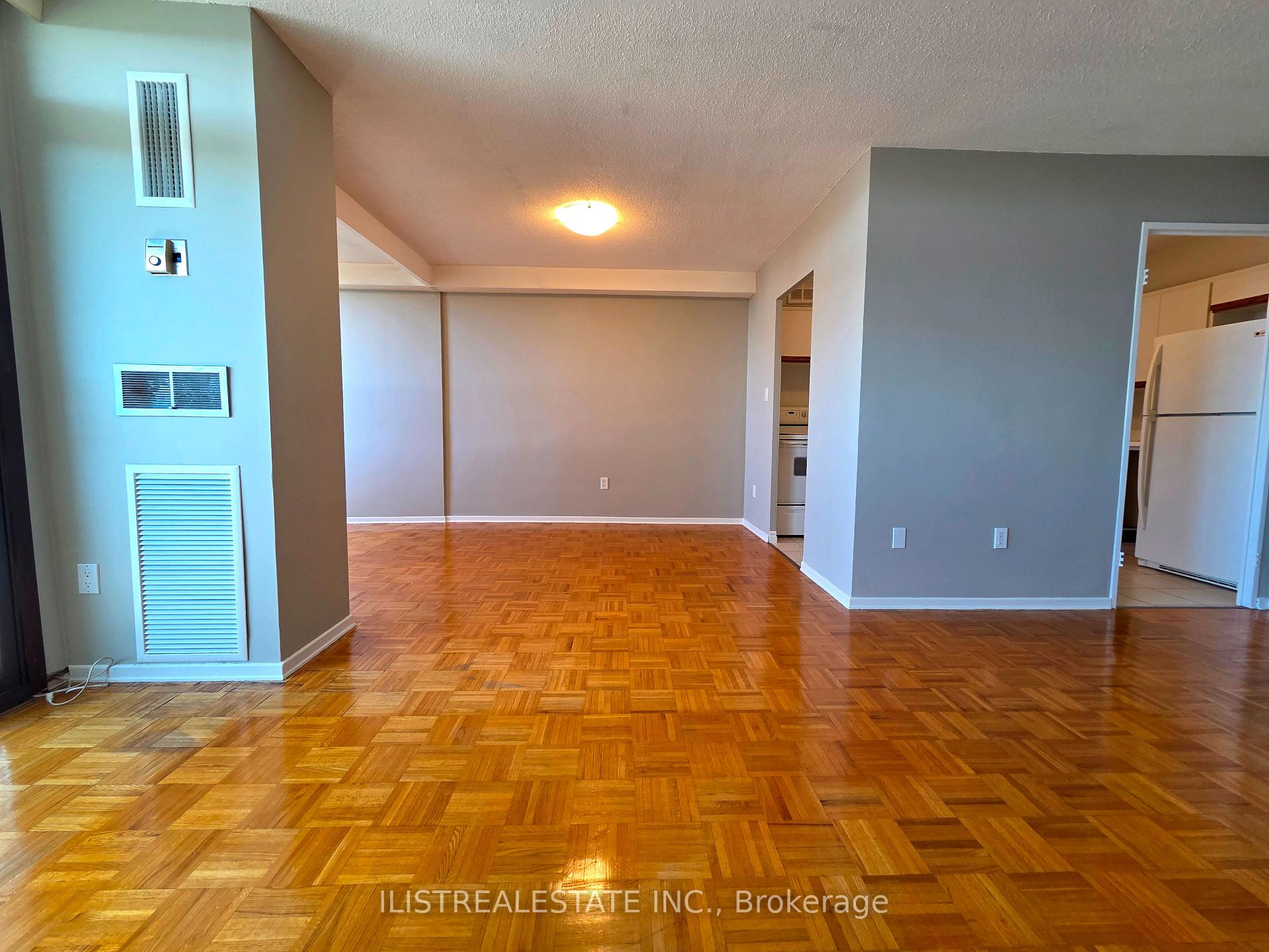 Photo 18 of Unit 1808, 20 Edgecliffe Golfway, Toronto, Flemingdon Park — HOMEH