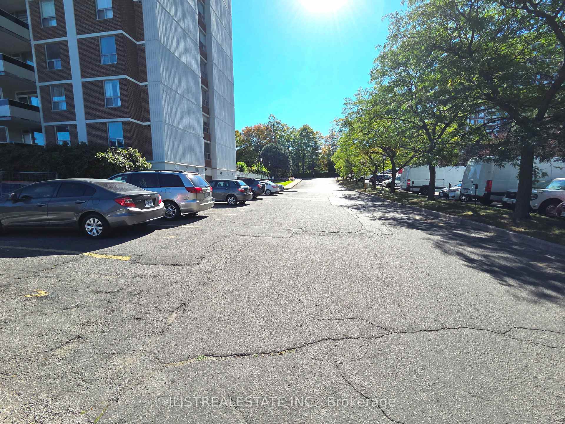 Photo 37 of Unit 1808, 20 Edgecliffe Golfway, Toronto, Flemingdon Park — HOMEH