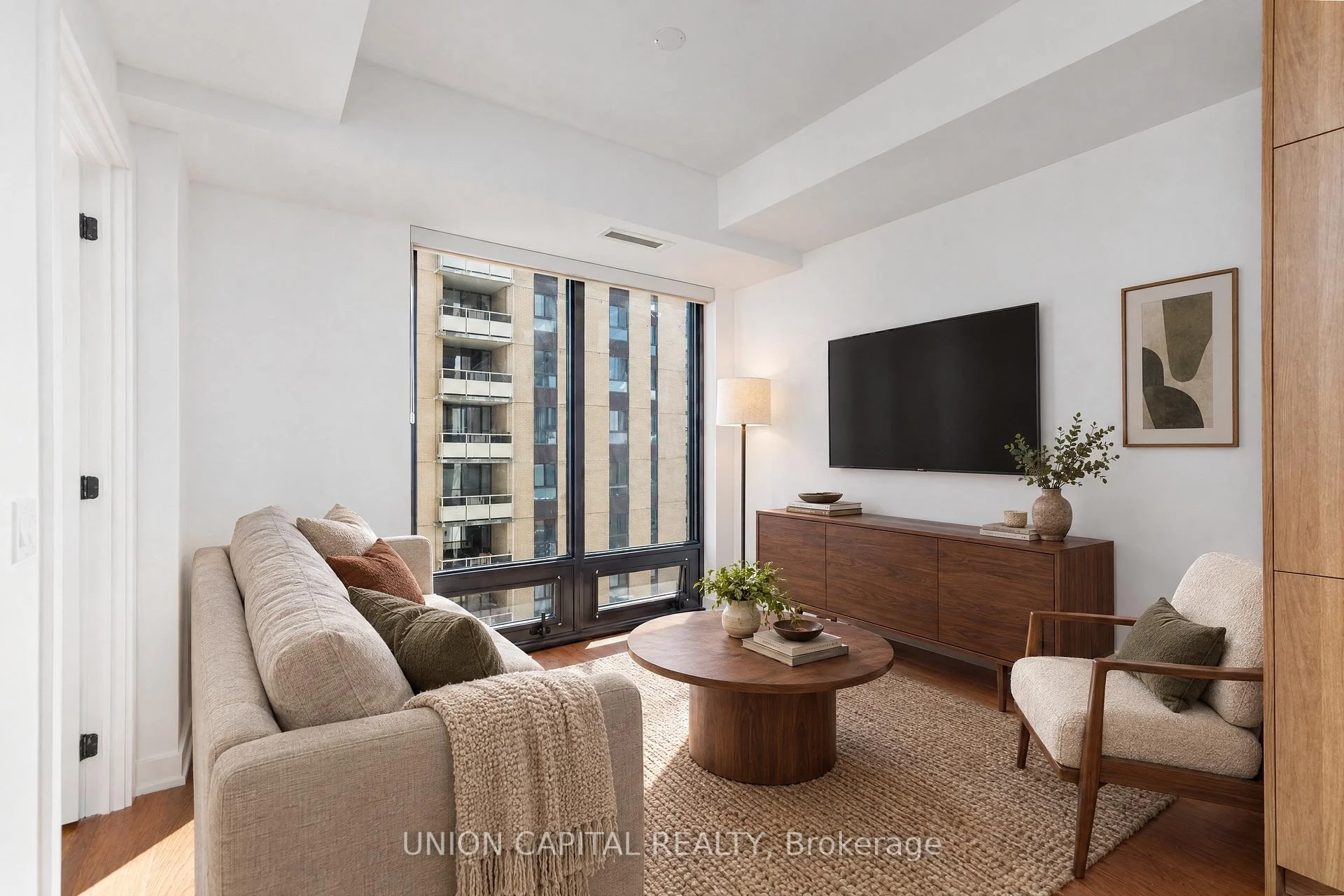 Photo 2 of Unit 1802, 91 Montclair Avenue, Toronto, Forest Hill South — HOMEH