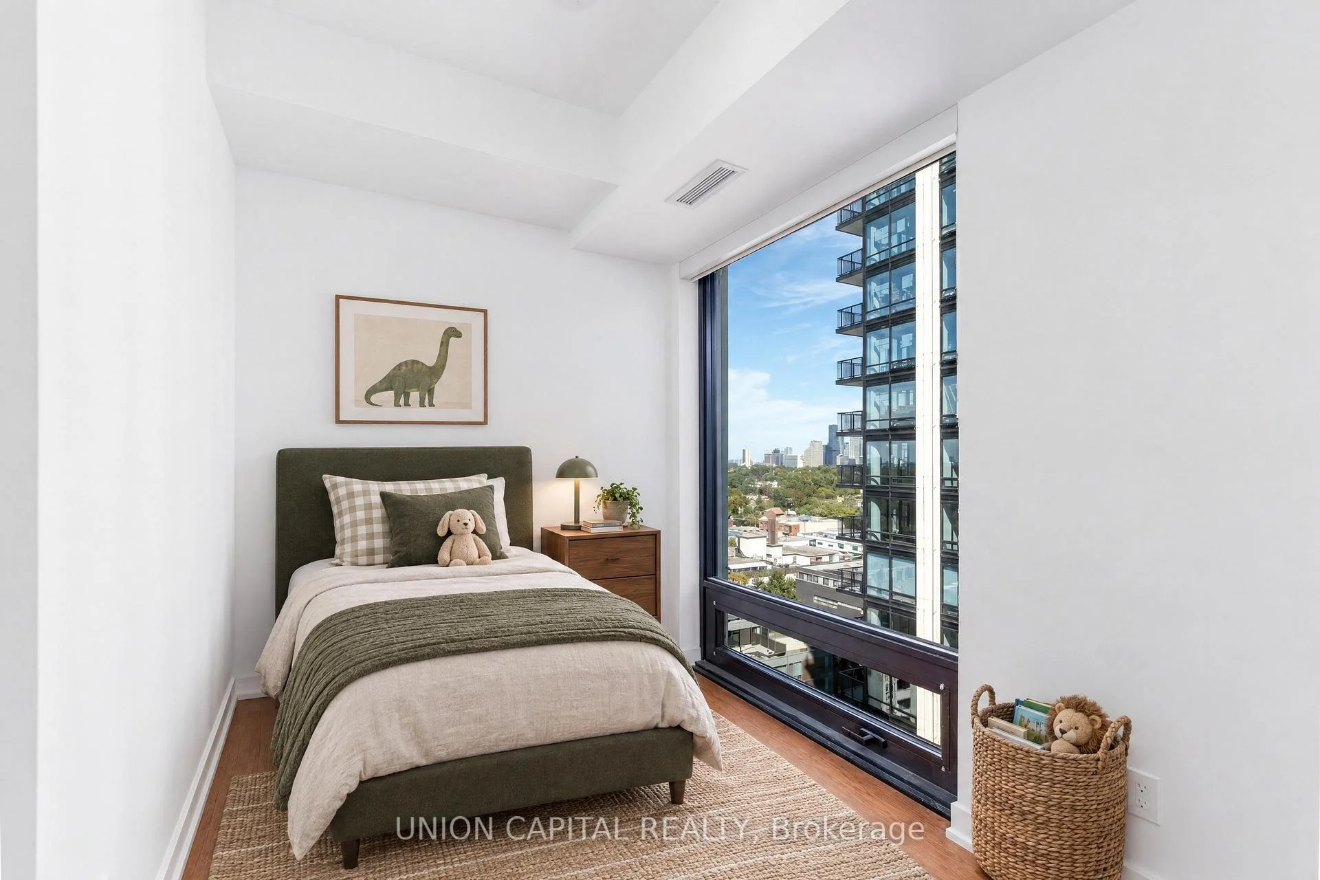 Photo 3 of Unit 1802, 91 Montclair Avenue, Toronto, Forest Hill South — HOMEH