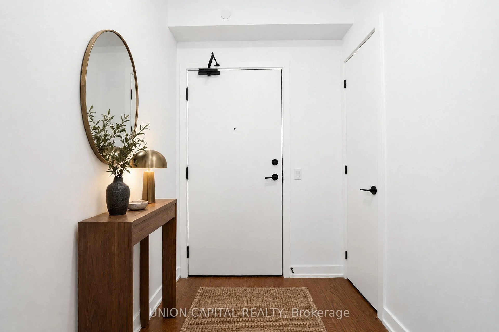 Photo 4 of Unit 1802, 91 Montclair Avenue, Toronto, Forest Hill South — HOMEH
