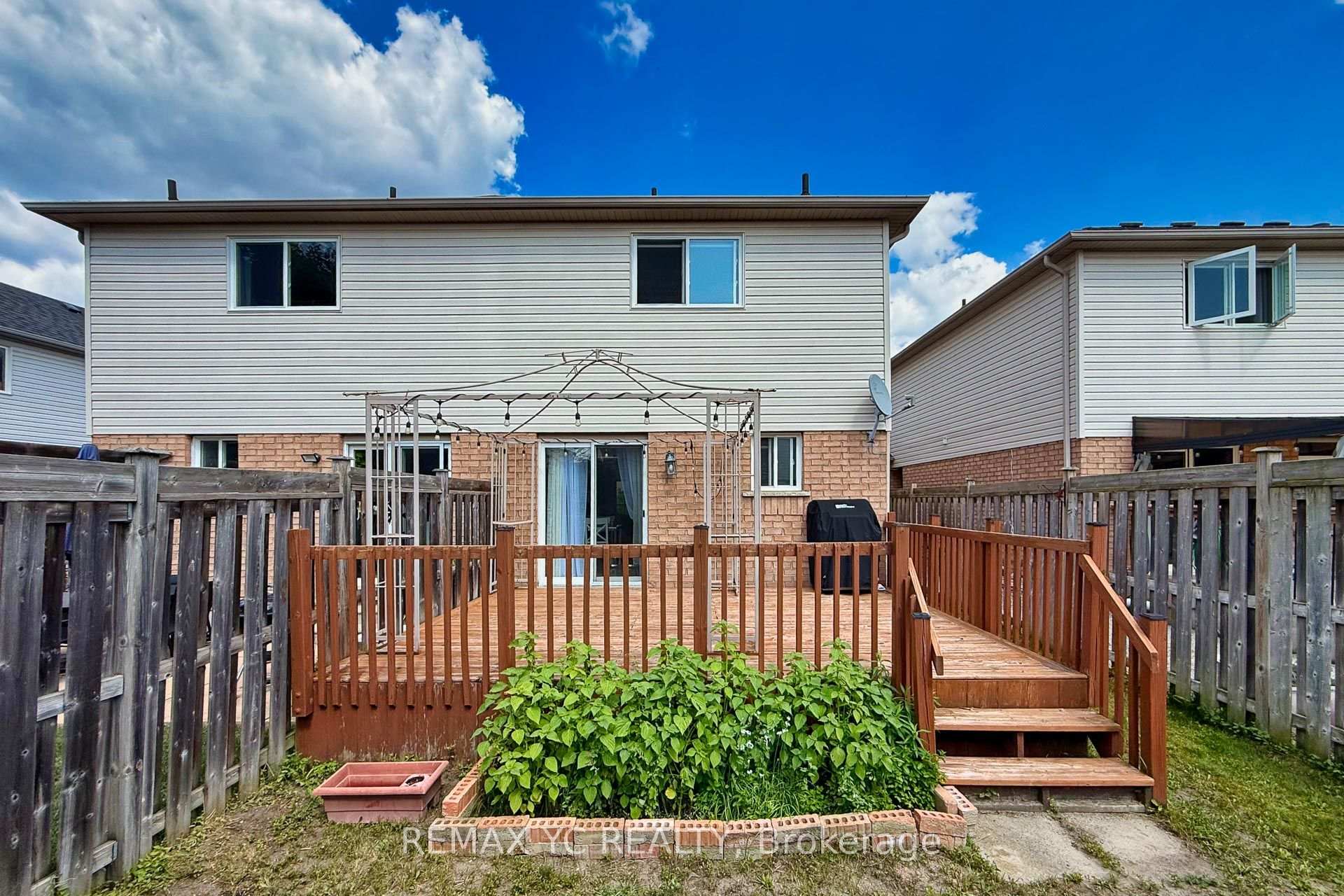 Photo 33 of 18 Coleman Drive, Barrie, Edgehill Drive — HOMEH