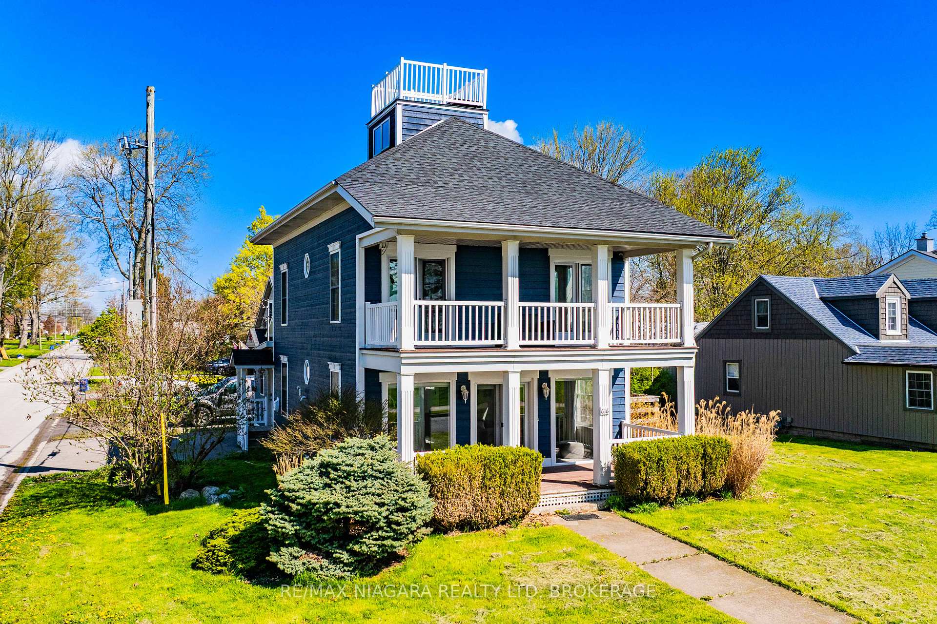 Photo of 616 Lakeshore Road