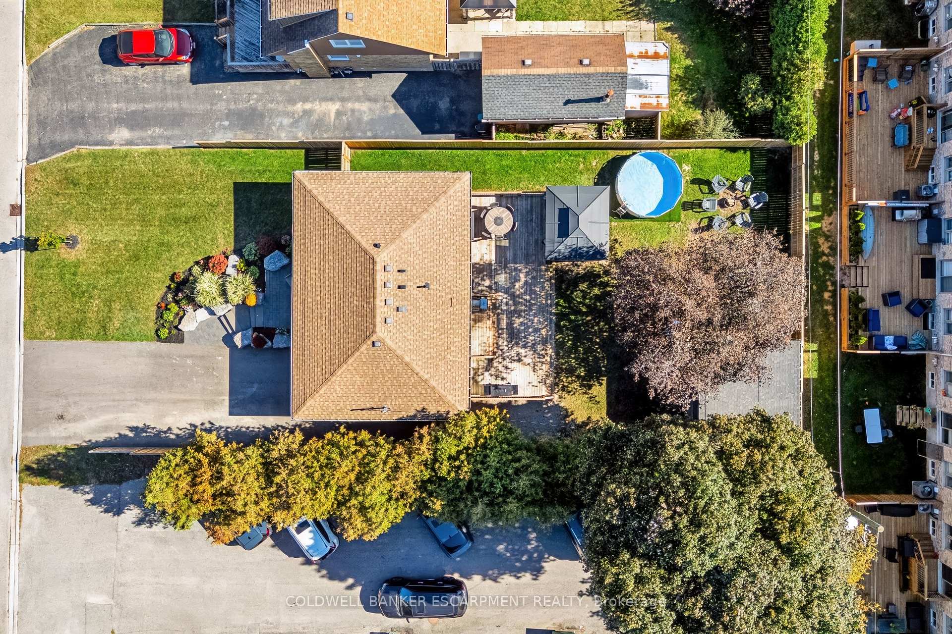 Photo 2 of 18 Meadvale Road, Halton Hills, Acton — HOMEH