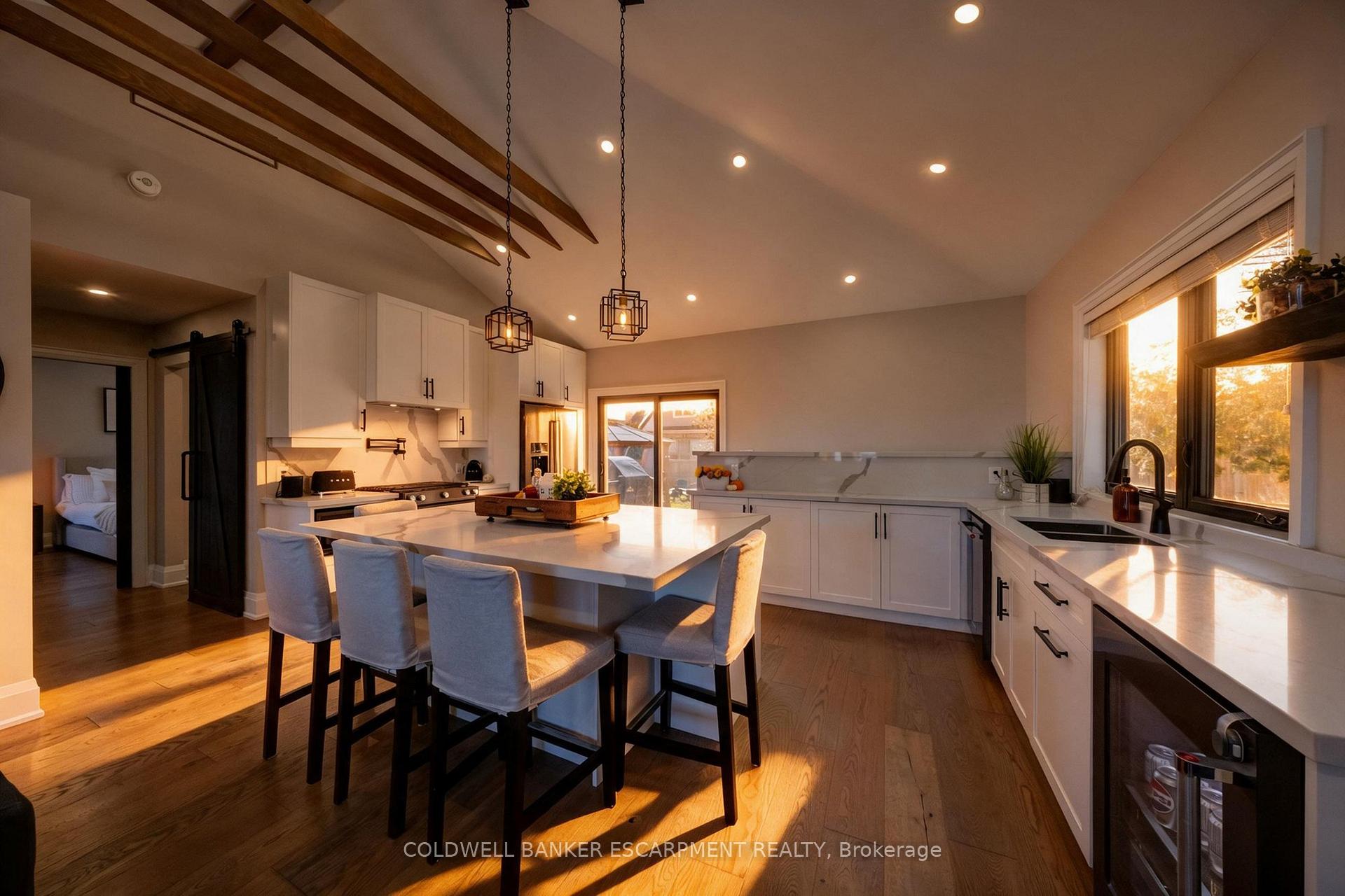 Photo 14 of 18 Meadvale Road, Halton Hills, Acton — HOMEH