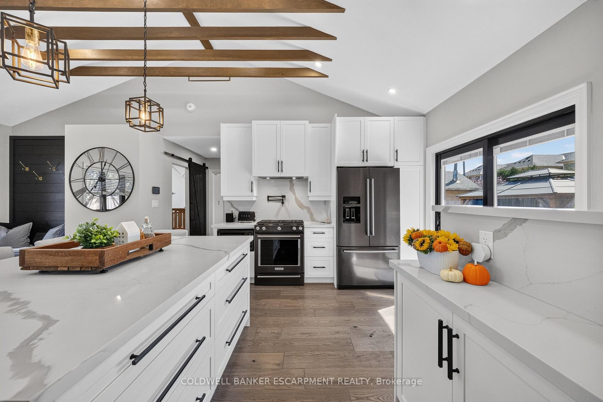 Photo 15 of 18 Meadvale Road, Halton Hills, Acton — HOMEH
