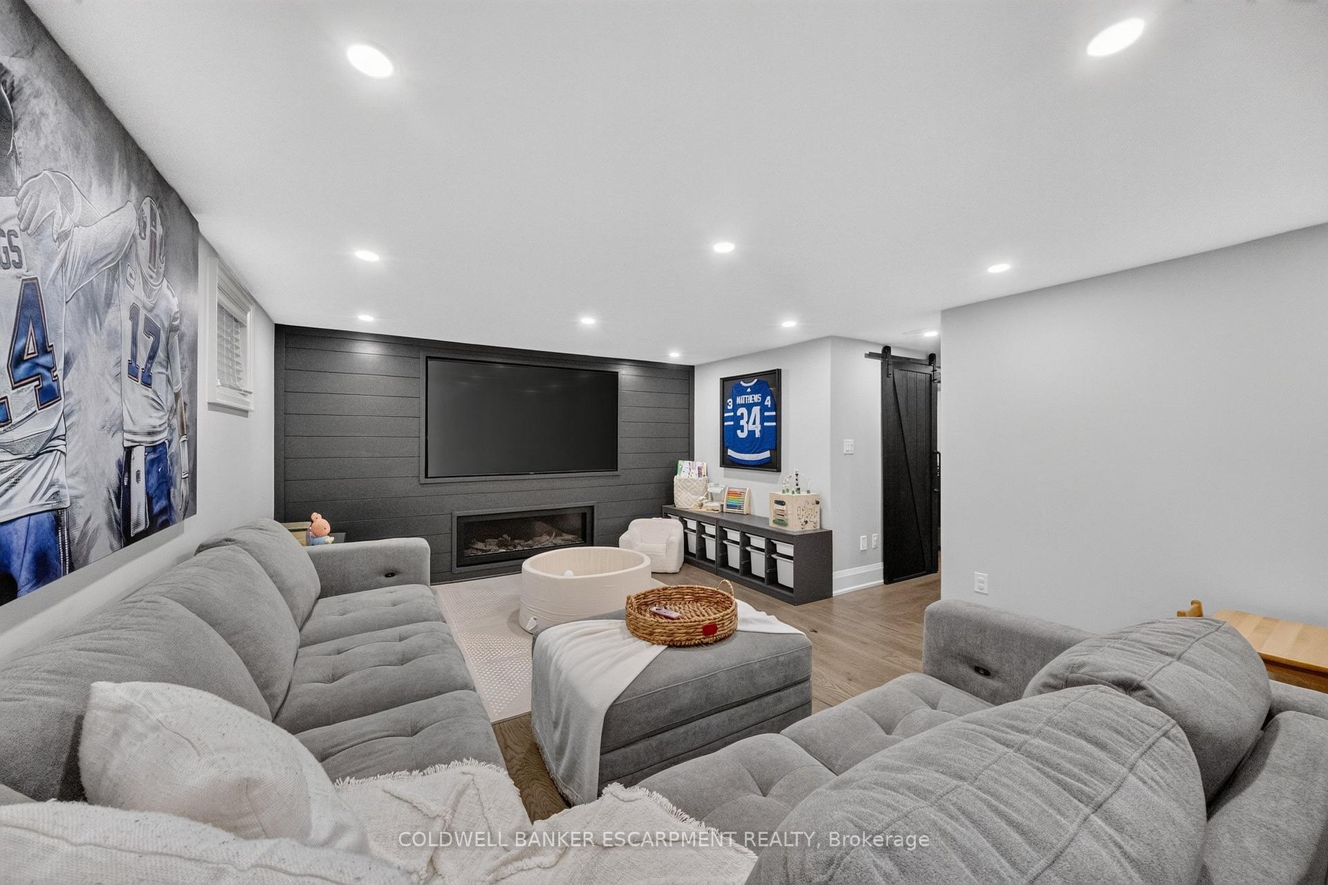 Photo 32 of 18 Meadvale Road, Halton Hills, Acton — HOMEH