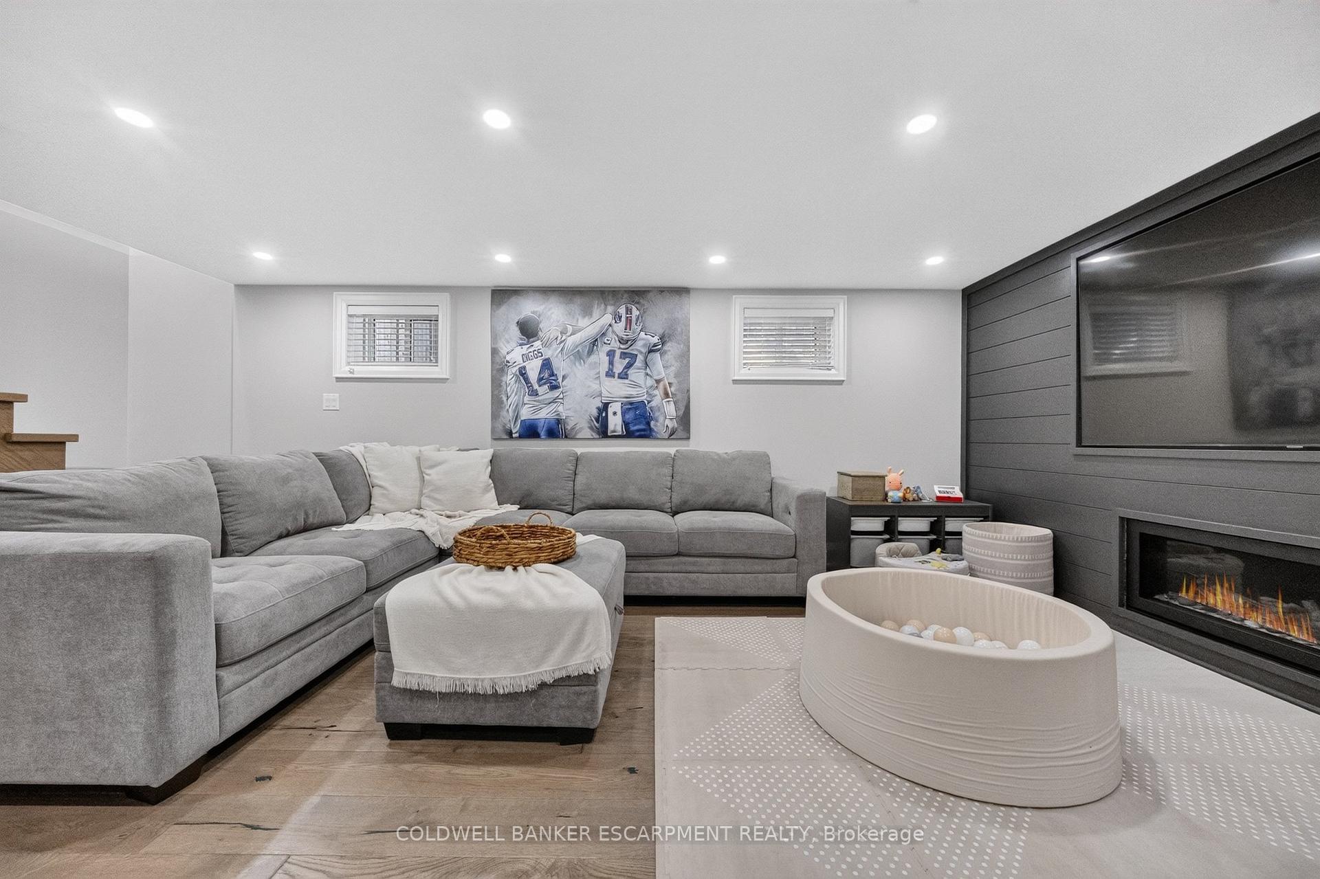 Photo 34 of 18 Meadvale Road, Halton Hills, Acton — HOMEH