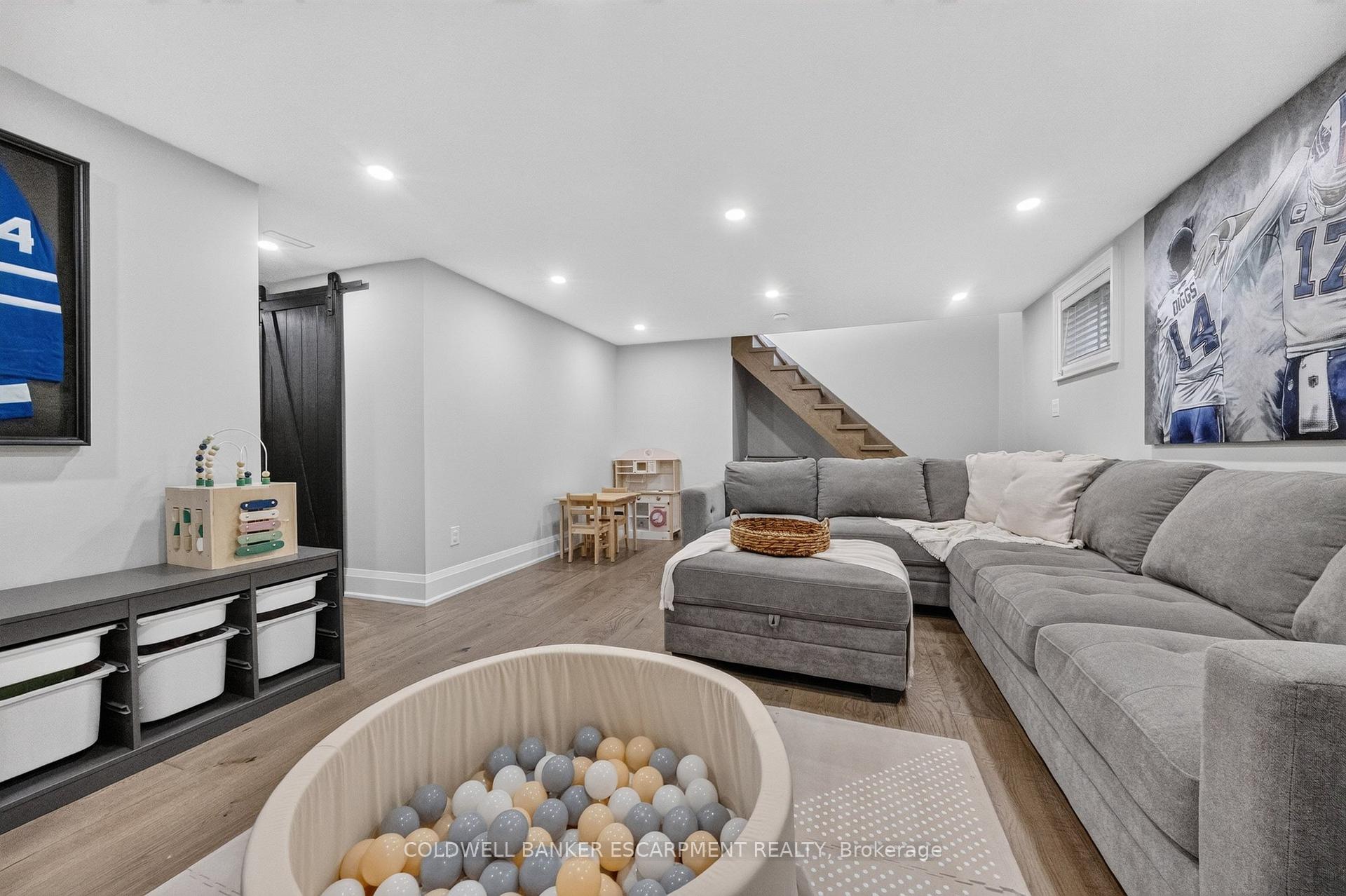 Photo 35 of 18 Meadvale Road, Halton Hills, Acton — HOMEH