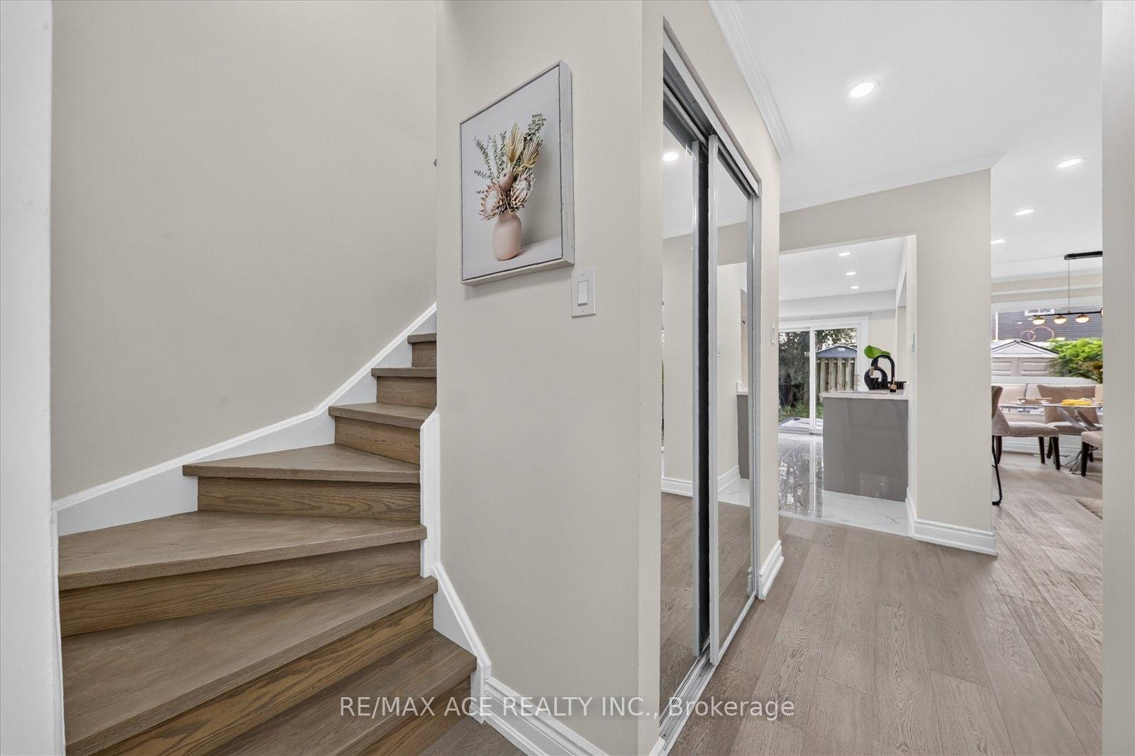 Photo 9 of 101 Greenfield Crescent, Whitby, Blue Grass Meadows — HOMEH