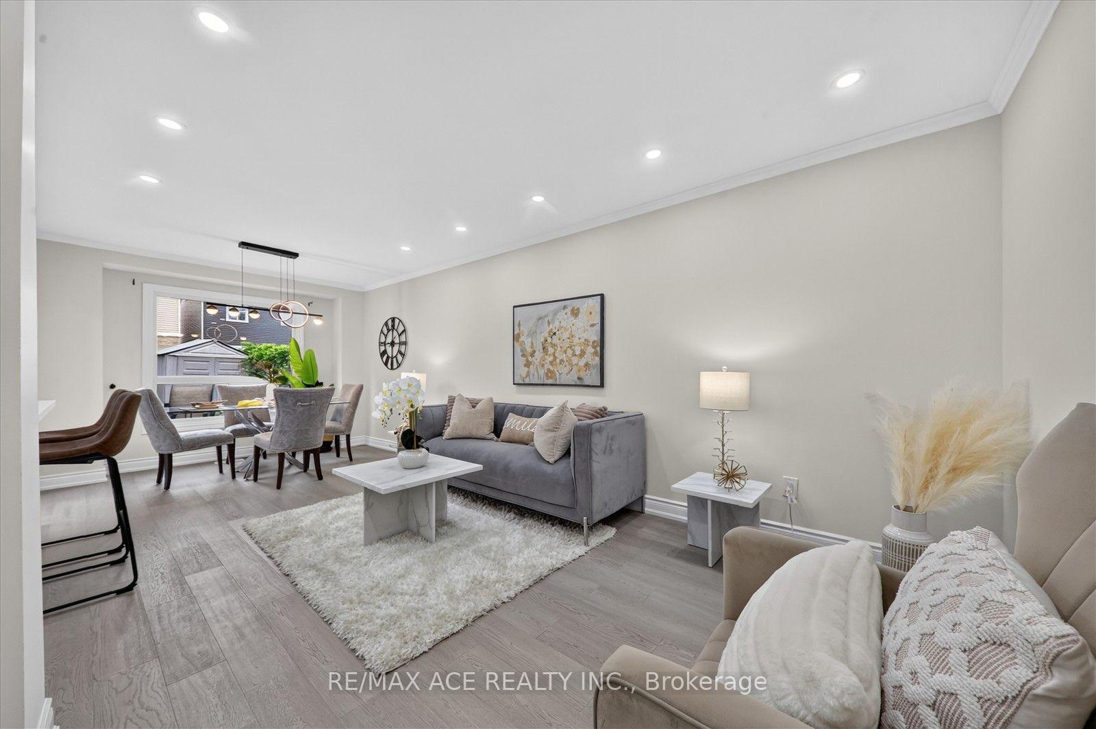 Photo 10 of 101 Greenfield Crescent, Whitby, Blue Grass Meadows — HOMEH