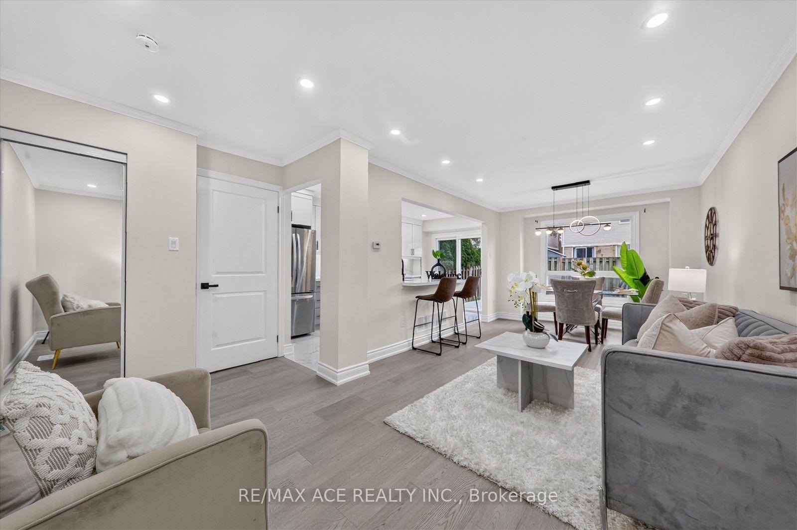 Photo 11 of 101 Greenfield Crescent, Whitby, Blue Grass Meadows — HOMEH