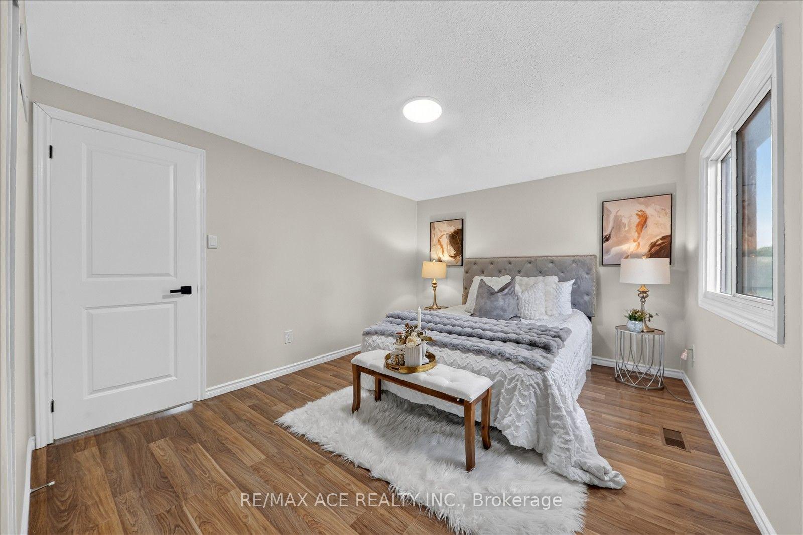 Photo 21 of 101 Greenfield Crescent, Whitby, Blue Grass Meadows — HOMEH