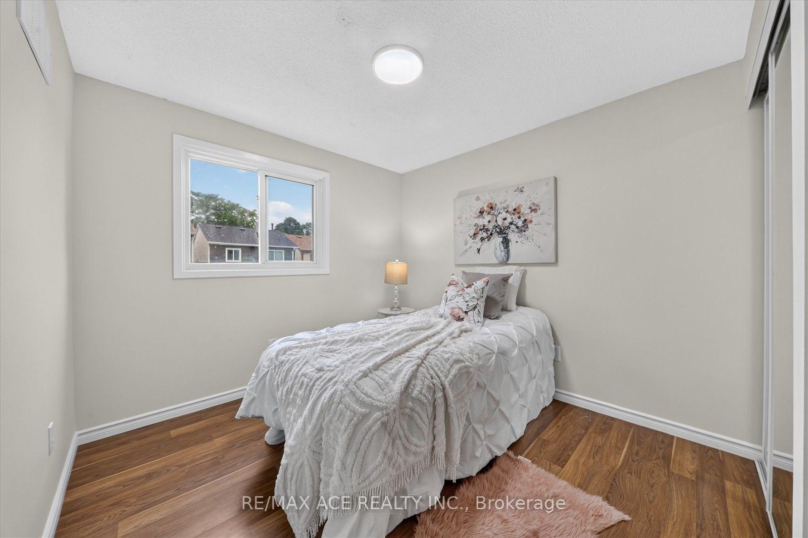 Photo 22 of 101 Greenfield Crescent, Whitby, Blue Grass Meadows — HOMEH