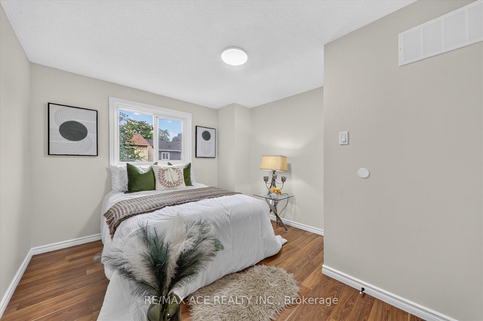 Photo 24 of 101 Greenfield Crescent, Whitby, Blue Grass Meadows — HOMEH